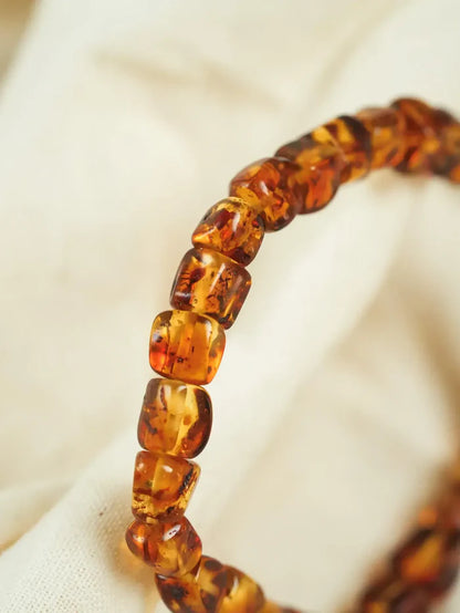 Baltic Amber Cube Bead Bracelet 6 mm – Natural Dark Yellow Amber Bracelet - Natural Gems Belgium