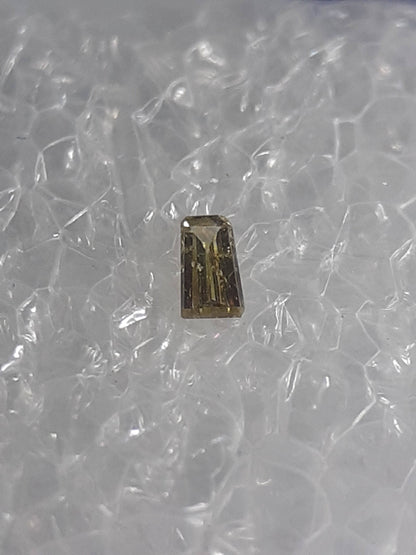 Certified Natural Diamond - Tapered Baguette - 0.02ct - I1 - Natural Fancy Yellow-Brown - sealed All Diamonds Gemstones - Faceted Diamonds Natural Gems Belgium