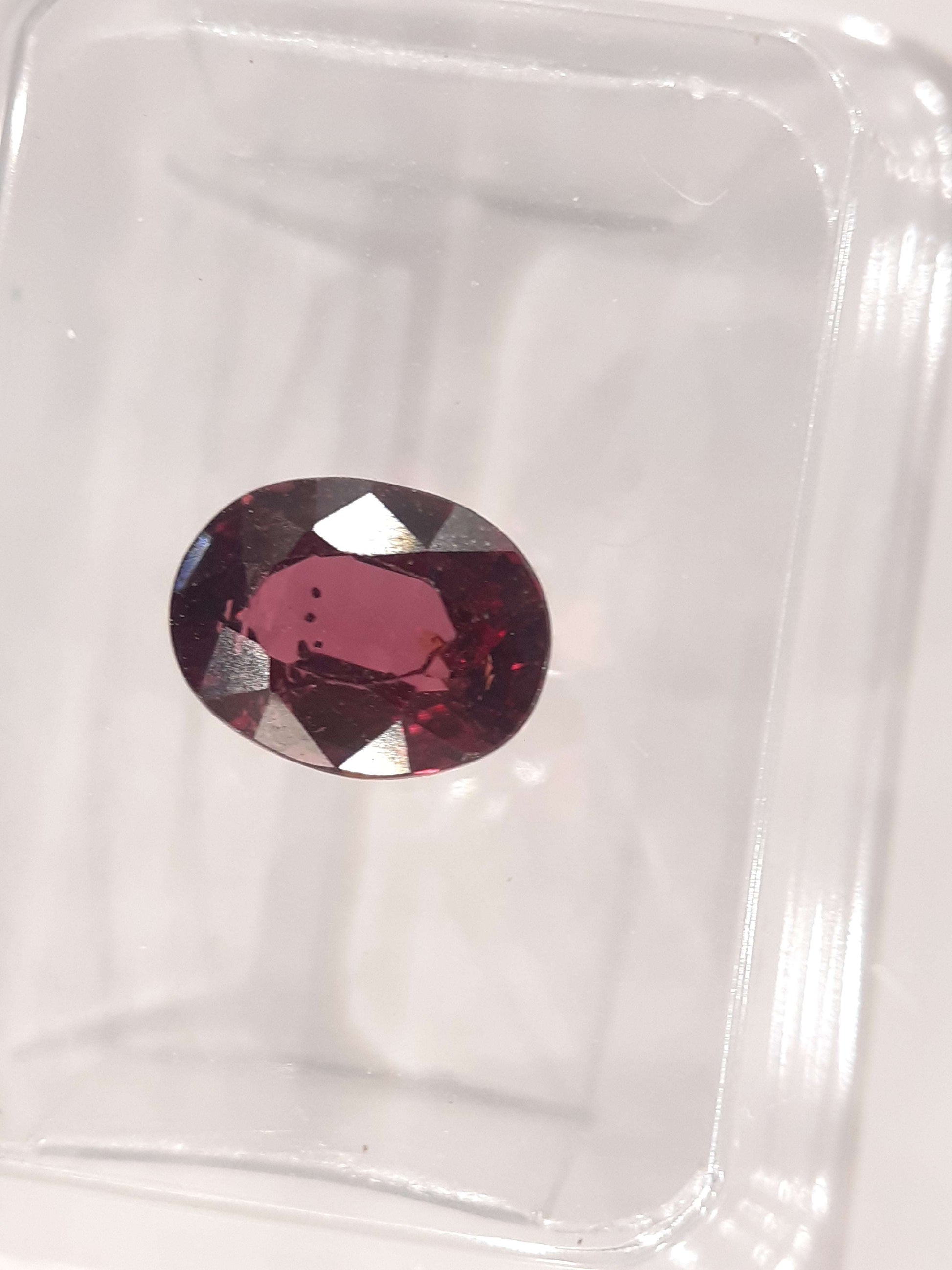 Certified Natural Rhodolite Garnet - 1.58 ct - oval cut - Tanzania - Sealed All Garnet Gemstones Natural Gems Belgium