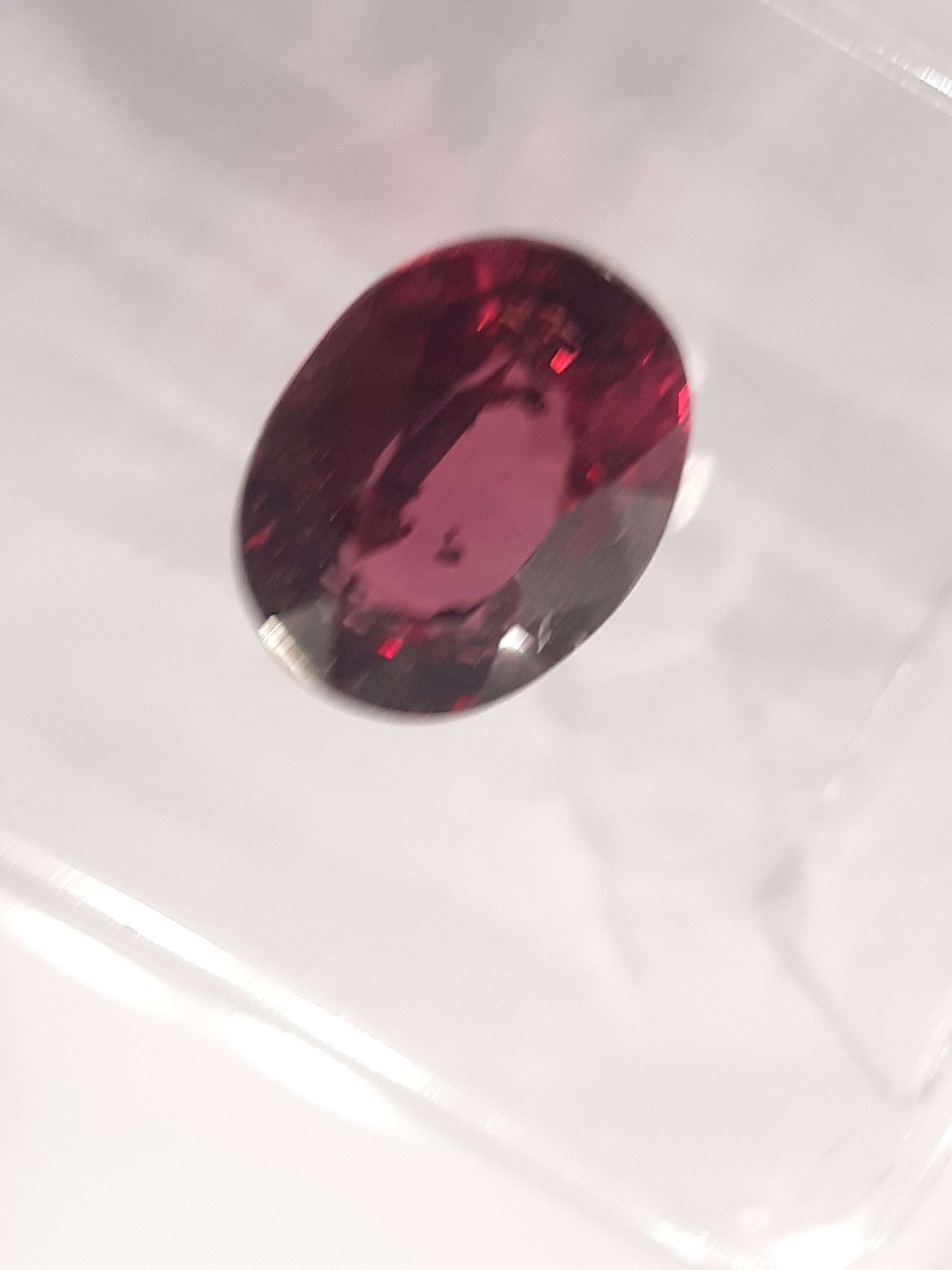 Certified Natural Rhodolite Garnet - 1.58 ct - oval cut - Tanzania - Sealed All Garnet Gemstones Natural Gems Belgium