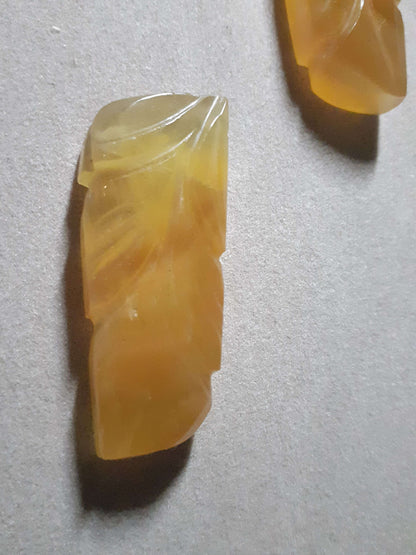 Handcarved Fluorite : pair of leaves - natural fluorite 80.90 ct Handcarved Gemstones and Minerals - All types Natural Gems Belgium