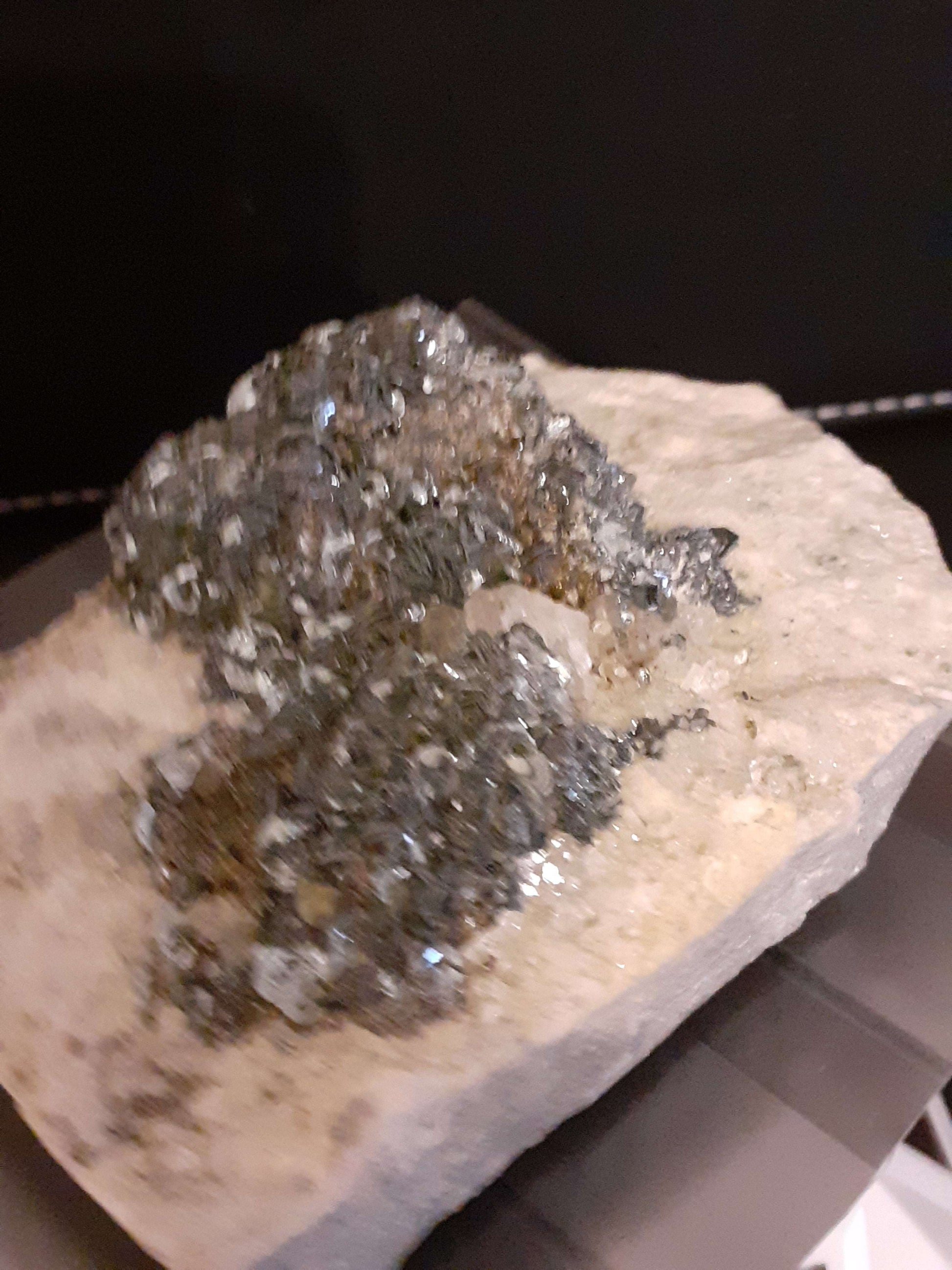 Medium Size Crystal Cluster of Black Hematite on base. Magnificent glitter ! All Hematite Gemstones - Hematite Crystal Clusters Natural Gems Belgium