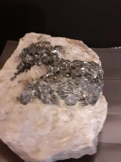 Medium Size Crystal Cluster of Black Hematite on base. Magnificent glitter ! All Hematite Gemstones - Hematite Crystal Clusters Natural Gems Belgium