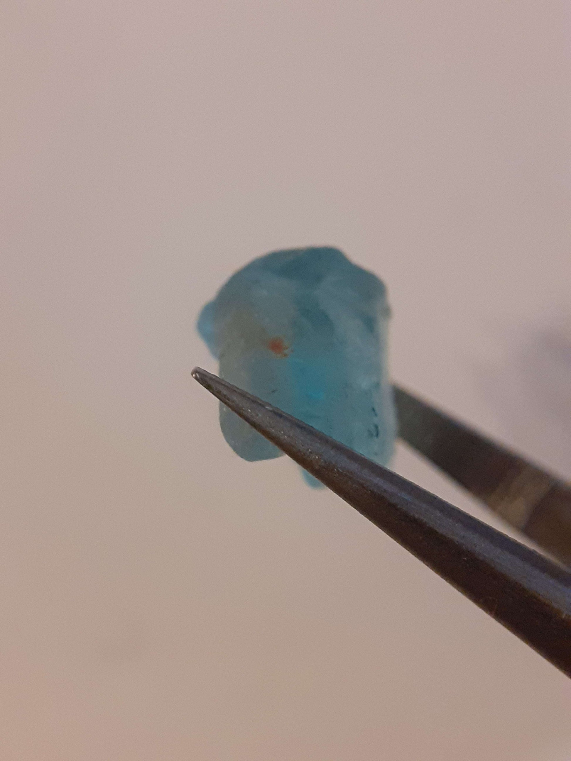 Natural Apatite - 3.783 ct - Rough Gemstone - for faceting All Apatite Gemstones - Rough Apatite Natural Gems Belgium