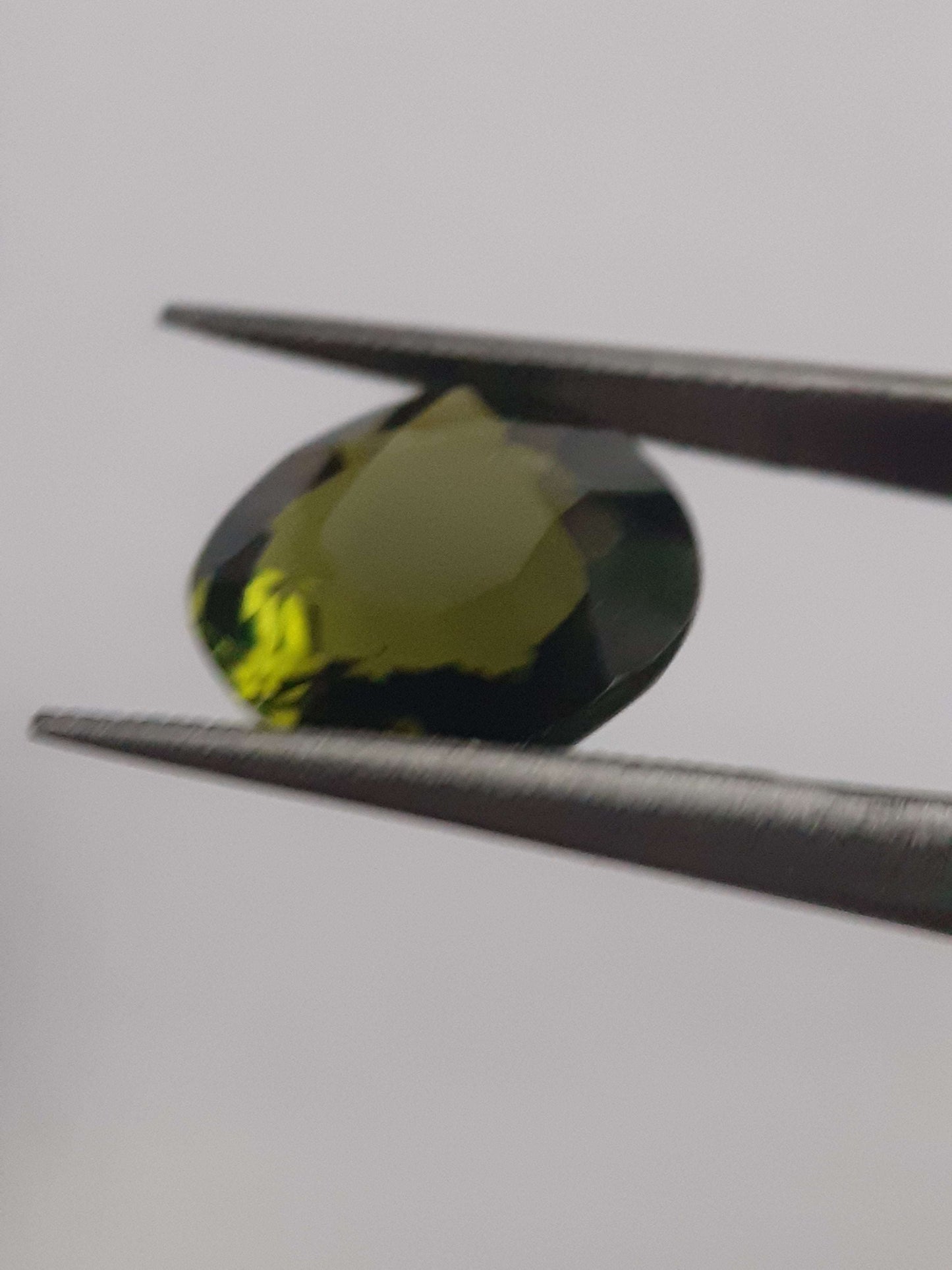 Natural Green Tourmaline - 3.429 ct - cushion - AAA grade - unheated verdelite All Tourmaline Gemstones - Faceted Tourmaline Natural Gems Belgium