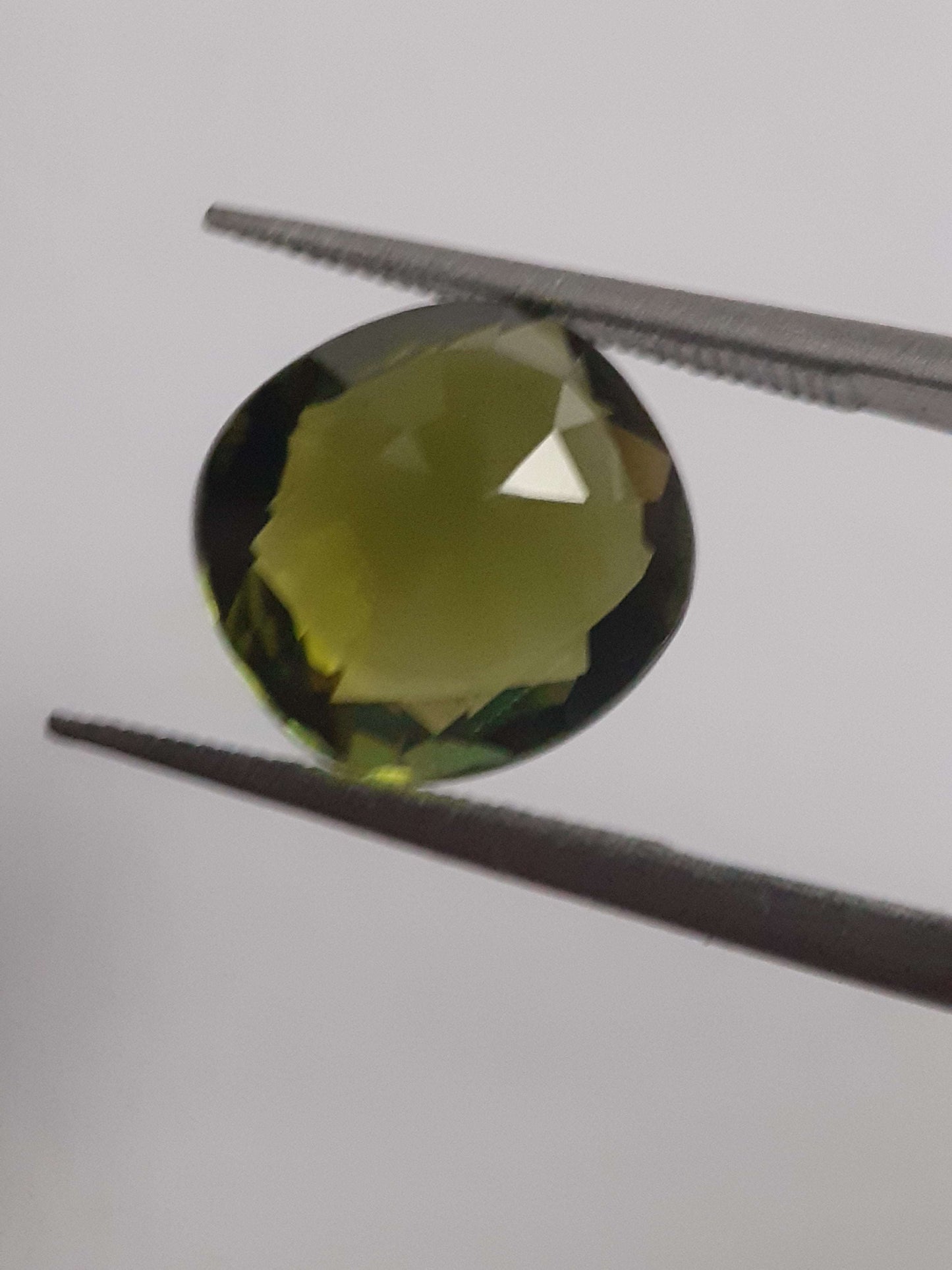 Natural Green Tourmaline - 3.429 ct - cushion - AAA grade - unheated verdelite All Tourmaline Gemstones - Faceted Tourmaline Natural Gems Belgium