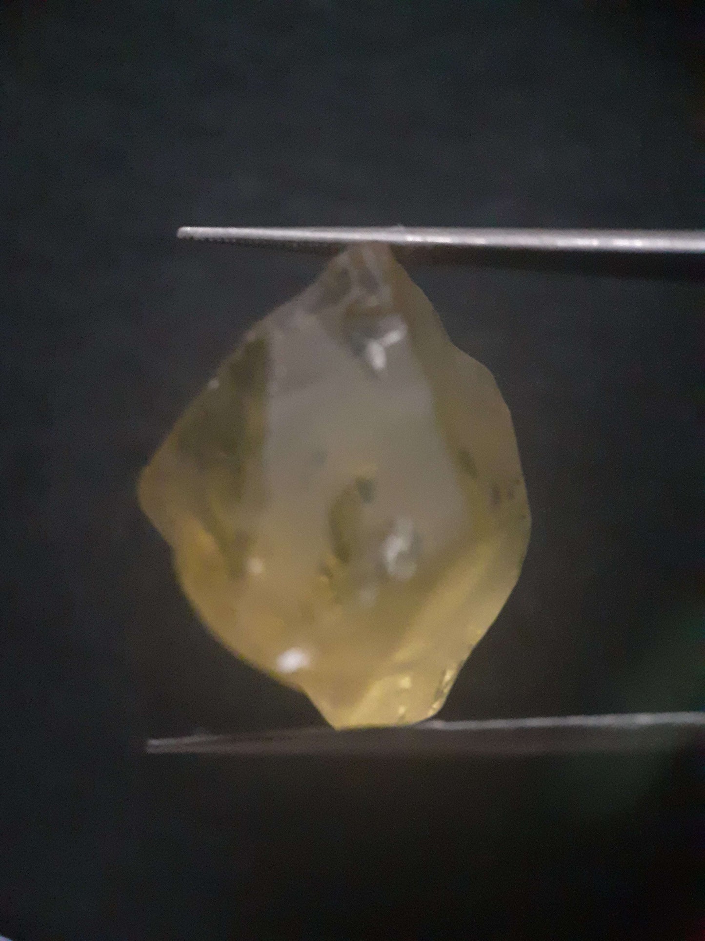 Natural Lemon Quartz - facet quality - 37.886 ct - Rough Gemstone - 23.1 x 17.1 x 14.0 mm All Quartz Gemstones - Rough Quartz Natural Gems Belgium