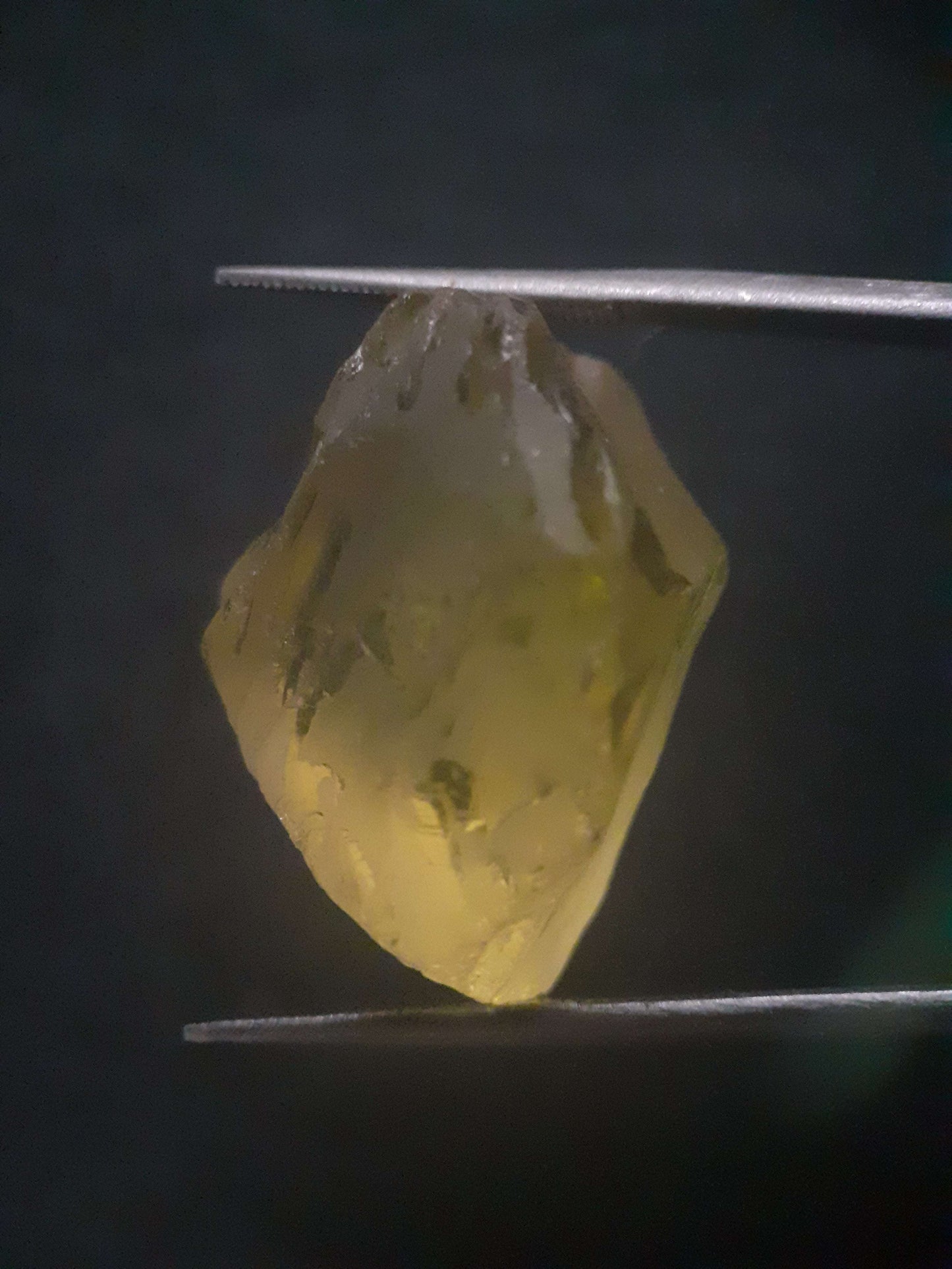 Natural Lemon Quartz - facet quality - 37.886 ct - Rough Gemstone - 23.1 x 17.1 x 14.0 mm All Quartz Gemstones - Rough Quartz Natural Gems Belgium