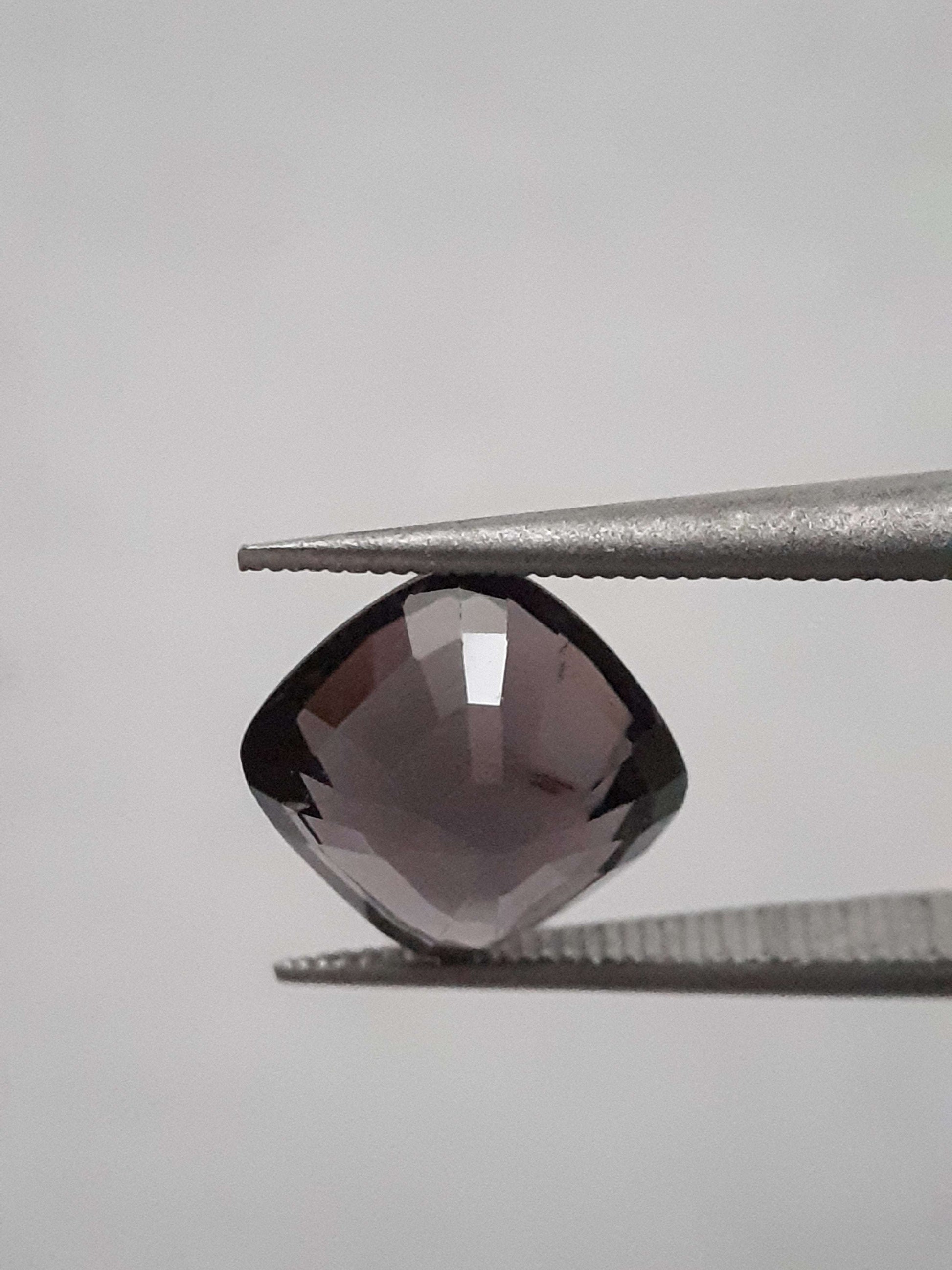 Natural Purple spinel - 2.50 ct - cushion - unheated - certified by NGB All Spinel Gemstones Natural Gems Belgium