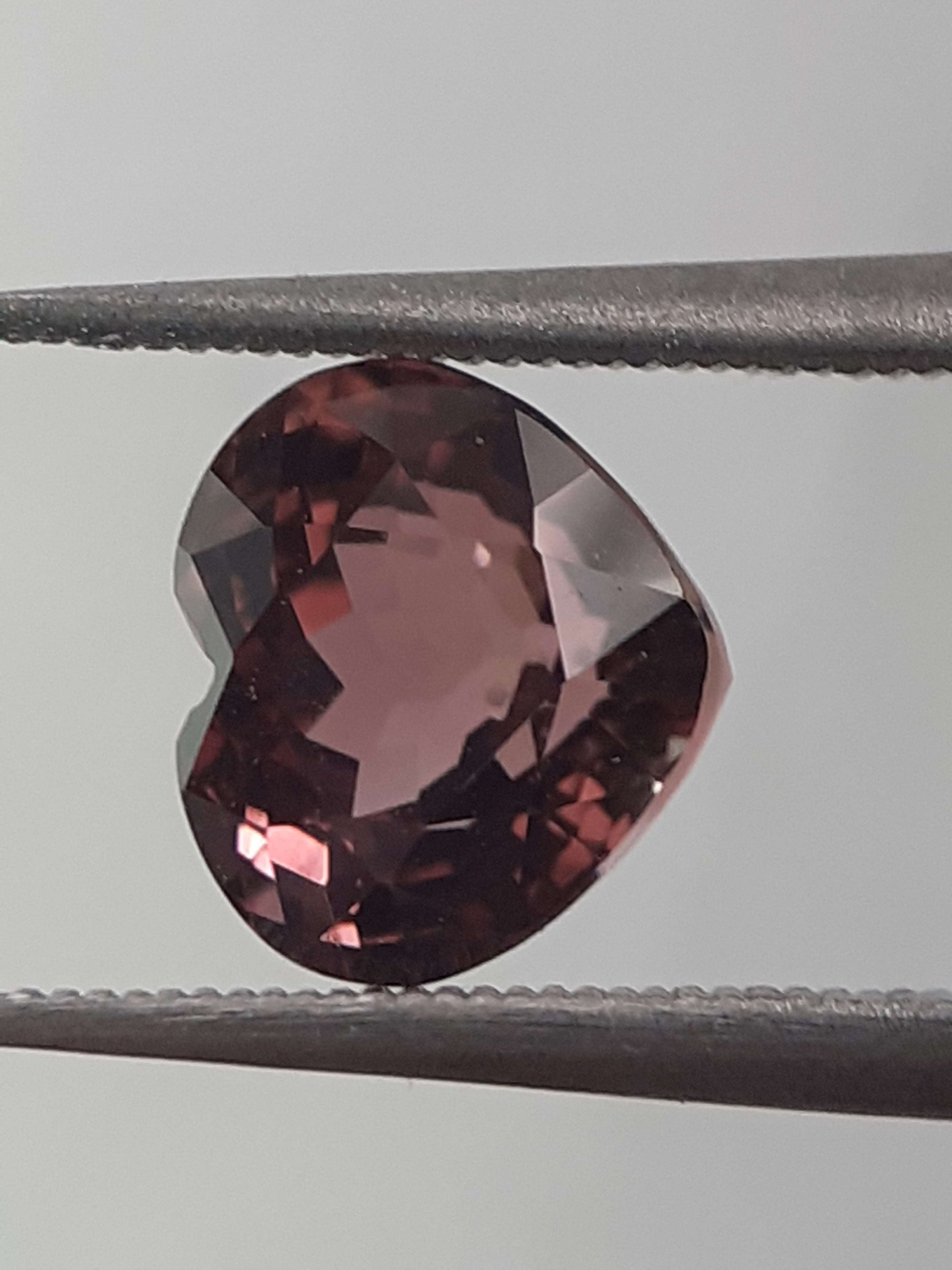 Natural Purplish pink Tourmaline - 1.74 ct - heart - unheated - certified by NGB All Tourmaline Gemstones - Faceted Tourmaline Natural Gems Belgium