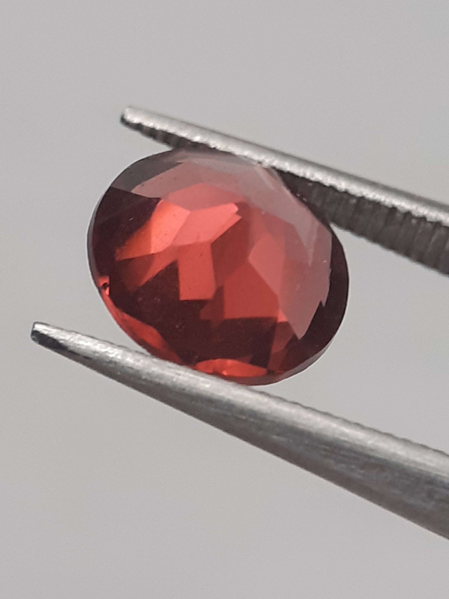 Natural Red Rhodolite Garnet - 1.318 ct - round - unheated All Garnet Gemstones Natural Gems Belgium