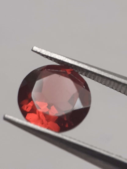 Natural Red Rhodolite Garnet - 1.318 ct - round - unheated All Garnet Gemstones Natural Gems Belgium