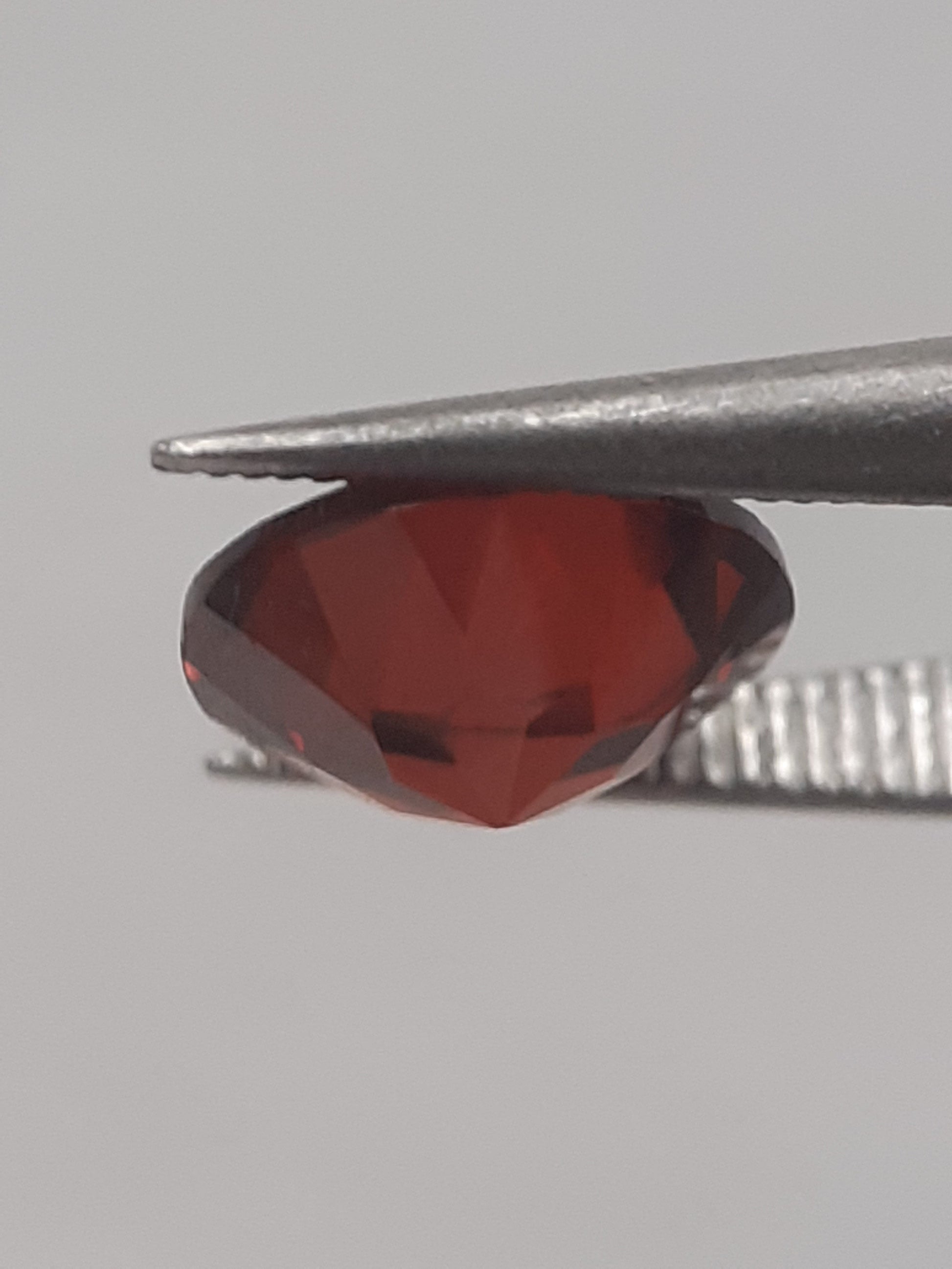 Natural Red Rhodolite Garnet - 1.324 ct - round - unheated All Garnet Gemstones Natural Gems Belgium