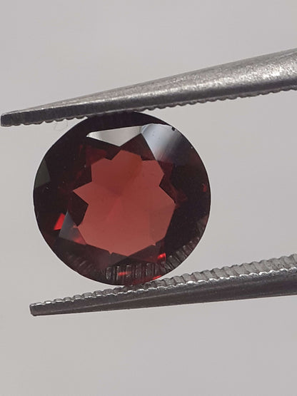 Natural Red Rhodolite Garnet - 1.384 ct - round - unheated All Garnet Gemstones Natural Gems Belgium