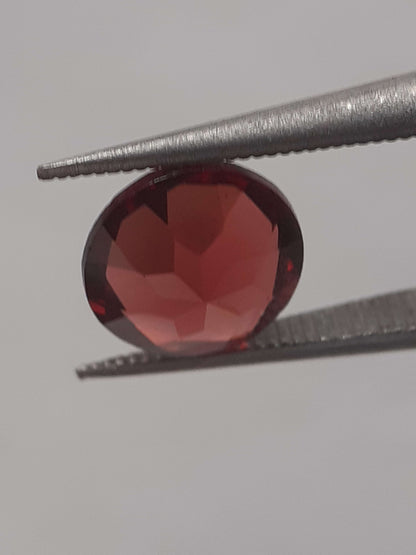 Natural Red Rhodolite Garnet - 1.384 ct - round - unheated All Garnet Gemstones Natural Gems Belgium