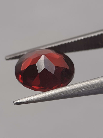 Natural Red Rhodolite Garnet - 1.384 ct - round - unheated All Garnet Gemstones Natural Gems Belgium