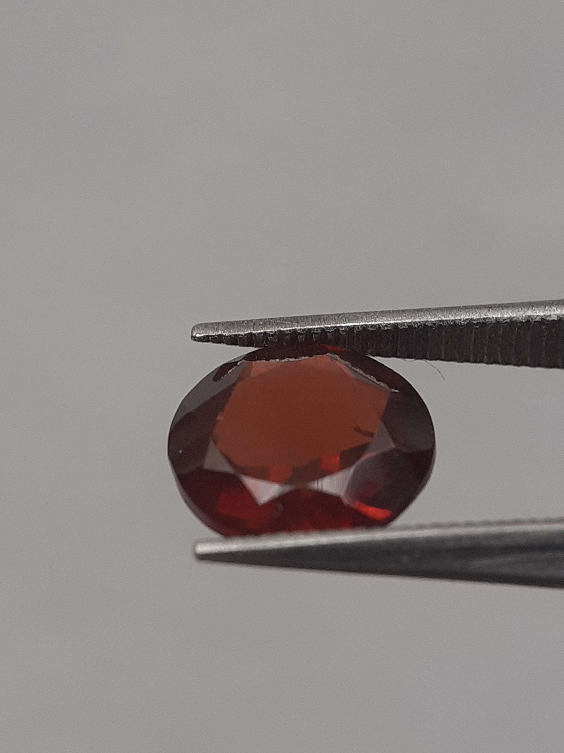 Natural Red Rhodolite Garnet - 1.475 ct - round - unheated All Garnet Gemstones Natural Gems Belgium