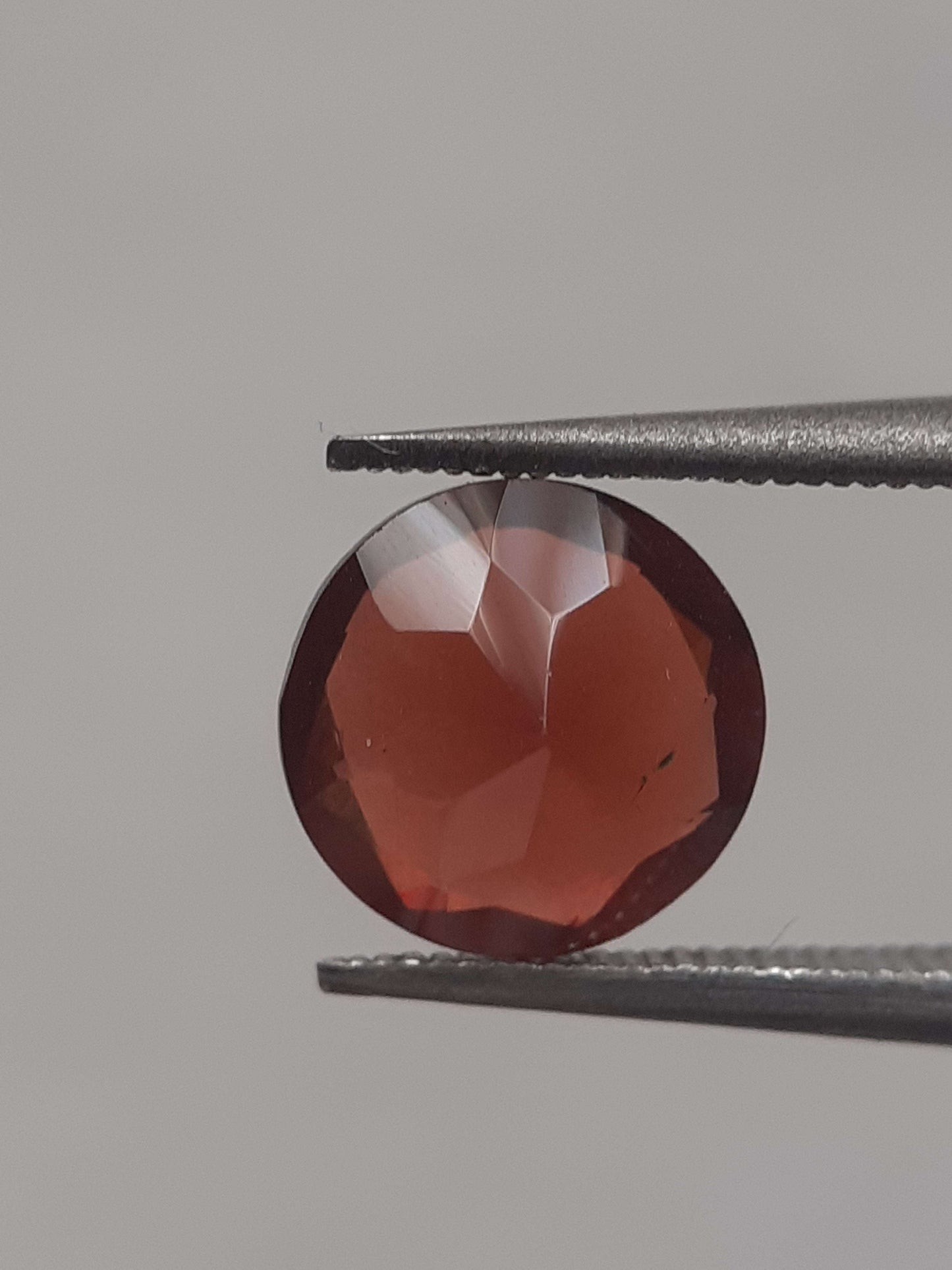 Natural Red Rhodolite Garnet - 1.475 ct - round - unheated All Garnet Gemstones Natural Gems Belgium