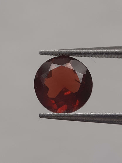 Natural Red Rhodolite Garnet - 1.475 ct - round - unheated All Garnet Gemstones Natural Gems Belgium