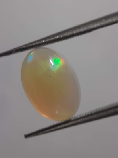 Natural White Opal - play of color - 1.71 ct - oval - unheated - certified by NGB All Opal Gemstones Natural Gems Belgium