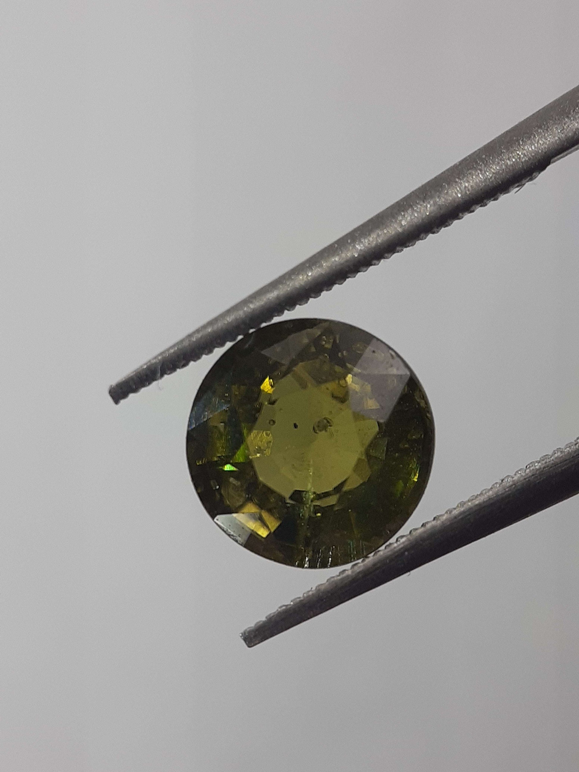 Natural Yellowish green Tourmaline - 1.82 ct - round - unheated - certified by NGB All Tourmaline Gemstones - Faceted Tourmaline Natural Gems Belgium