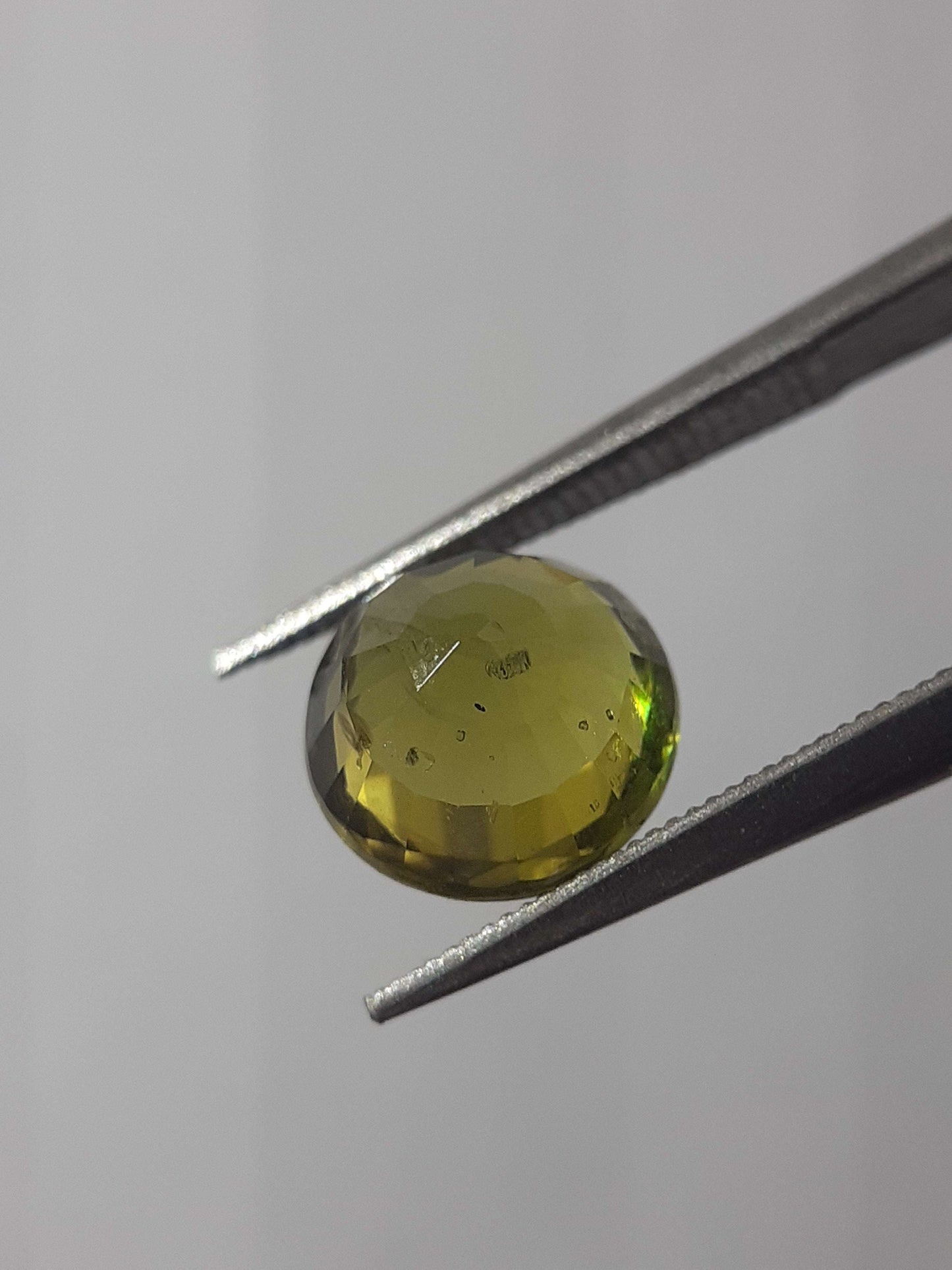 Natural Yellowish green Tourmaline - 1.82 ct - round - unheated - certified by NGB All Tourmaline Gemstones - Faceted Tourmaline Natural Gems Belgium