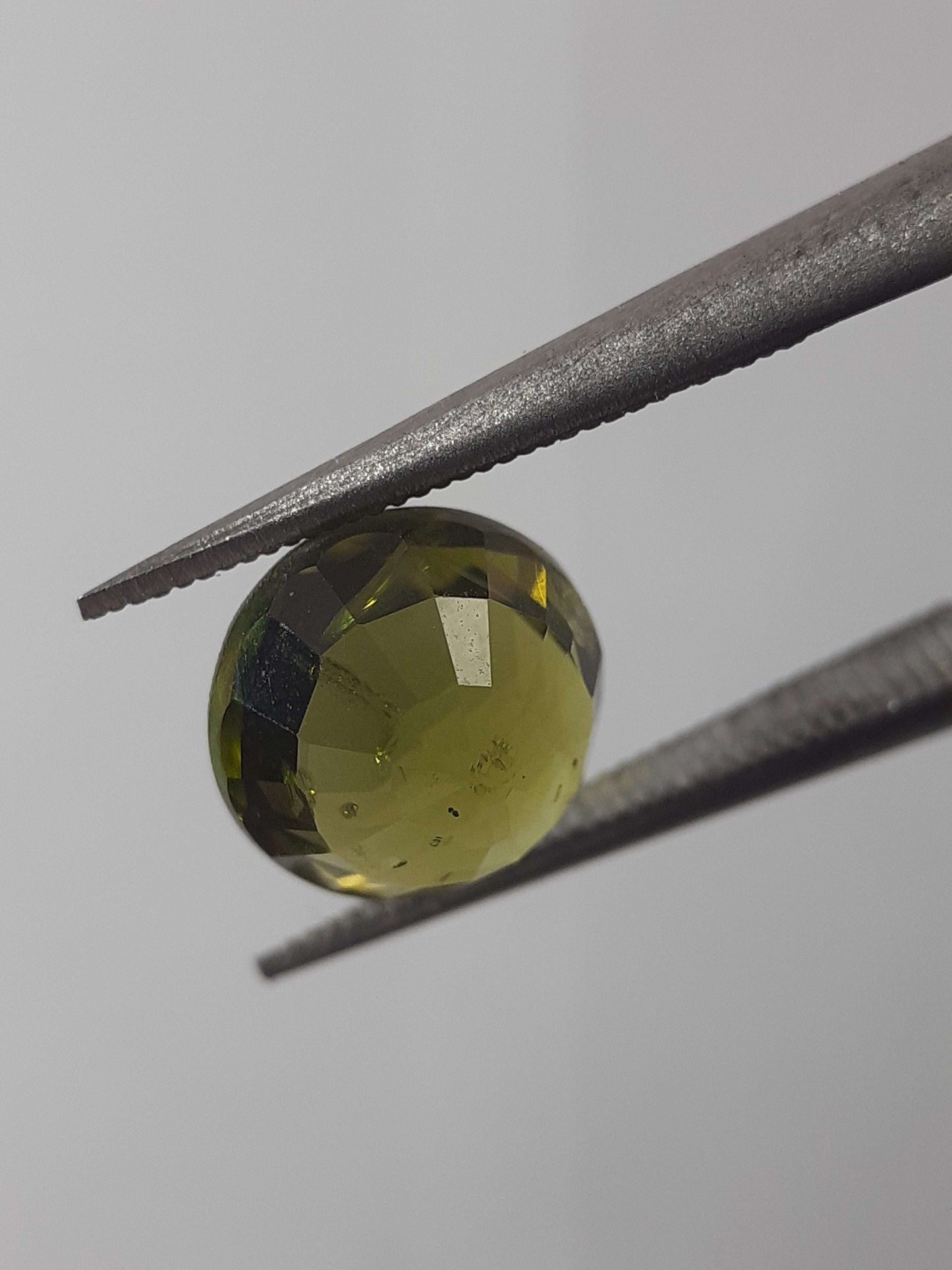 Natural Yellowish green Tourmaline - 1.82 ct - round - unheated - certified by NGB All Tourmaline Gemstones - Faceted Tourmaline Natural Gems Belgium