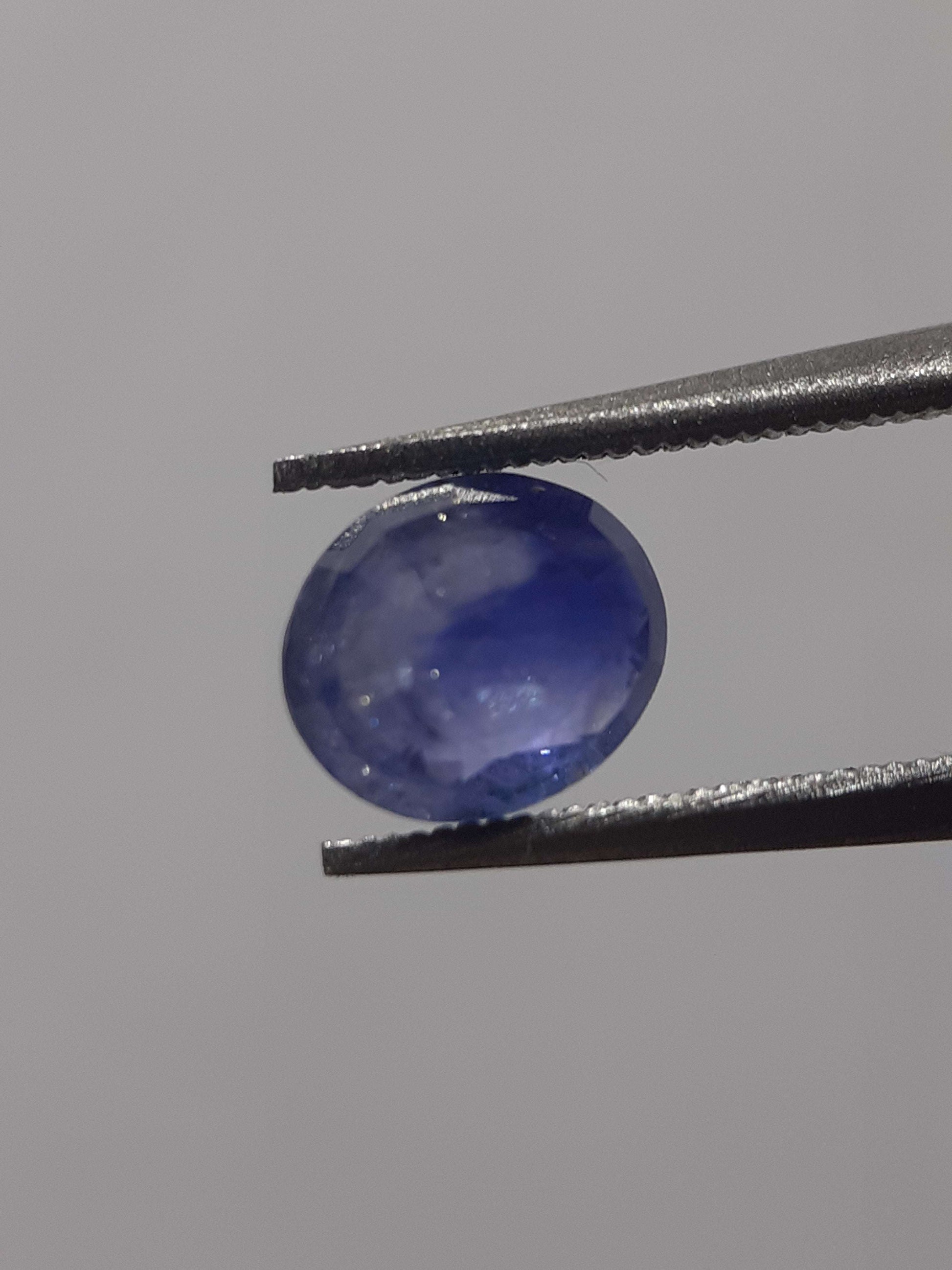 Natural blue sapphire - 0.79 ct - Oval - heated - Ceylon - certified by NGB All Sapphire Gemstones - Faceted Sapphire Natural Gems Belgium