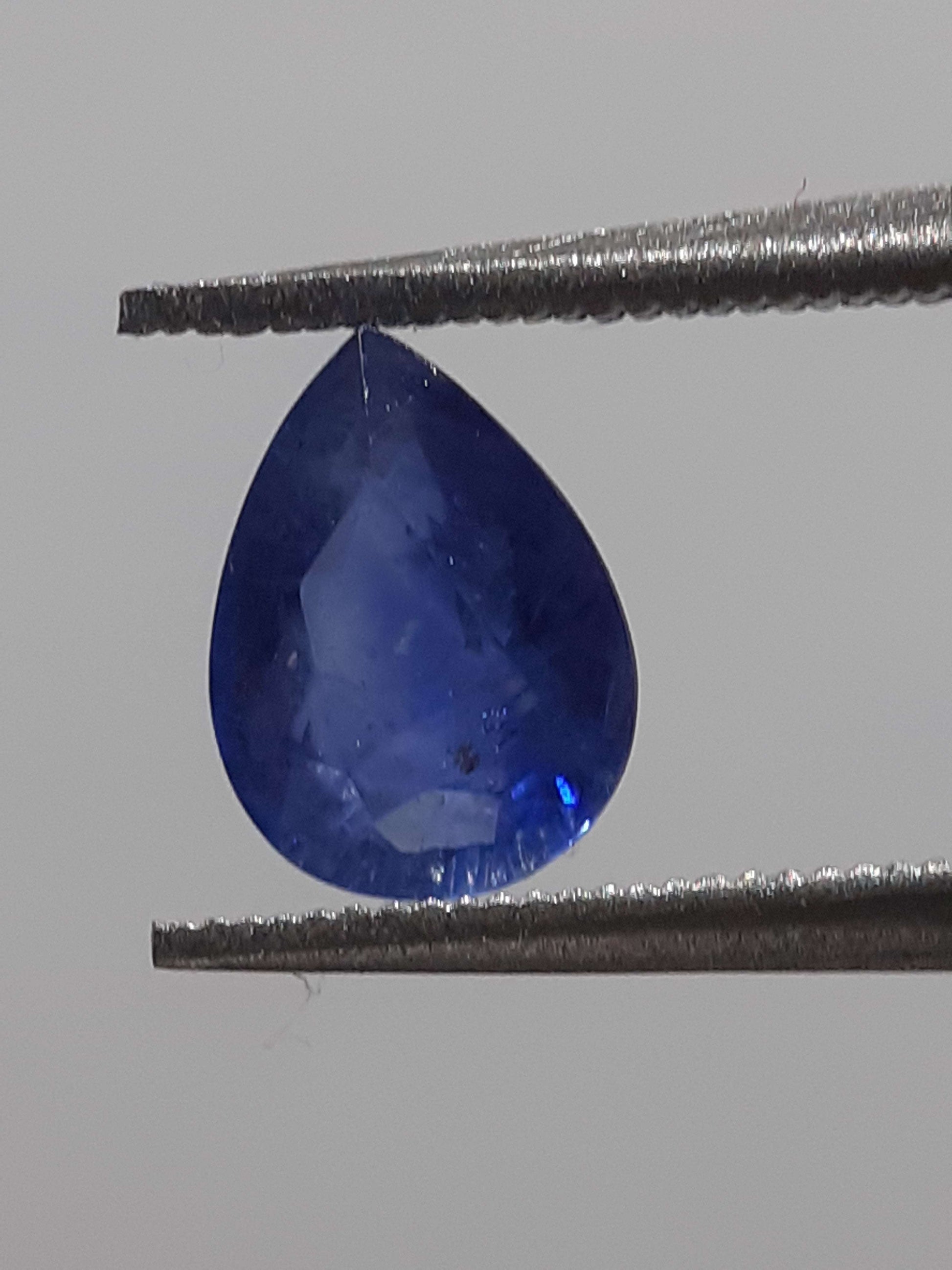 Natural blue sapphire - 0.80 ct - Pear - heated - Ceylon - certified by NGB All Sapphire Gemstones - Faceted Sapphire Natural Gems Belgium