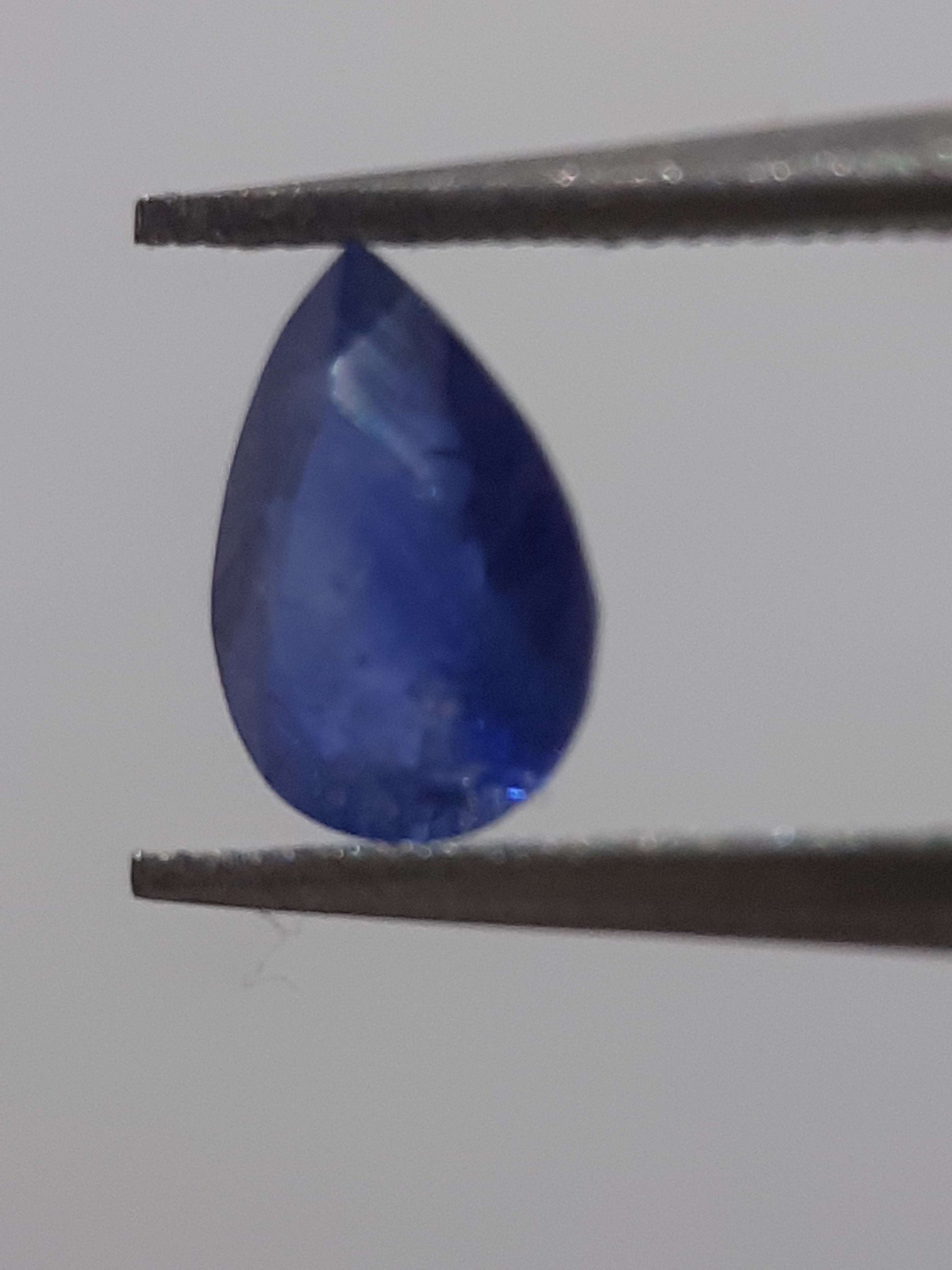 Natural blue sapphire - 0.80 ct - Pear - heated - Ceylon - certified by NGB All Sapphire Gemstones - Faceted Sapphire Natural Gems Belgium