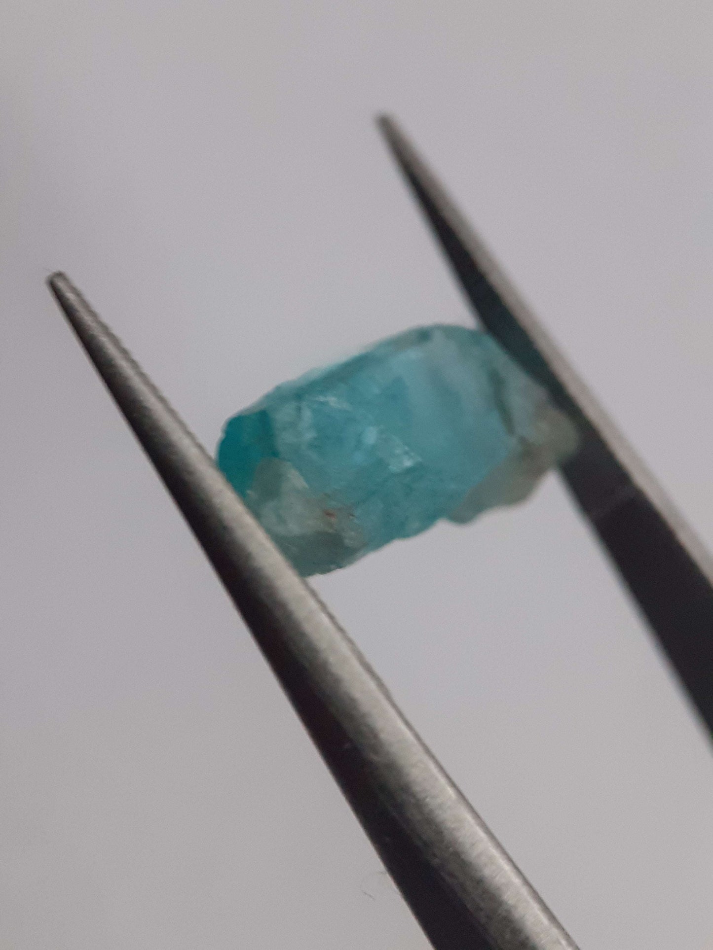 Natural bluish green Apatite - 3.144 ct - Rough Gemstone - for faceting All Apatite Gemstones - Rough Apatite Natural Gems Belgium