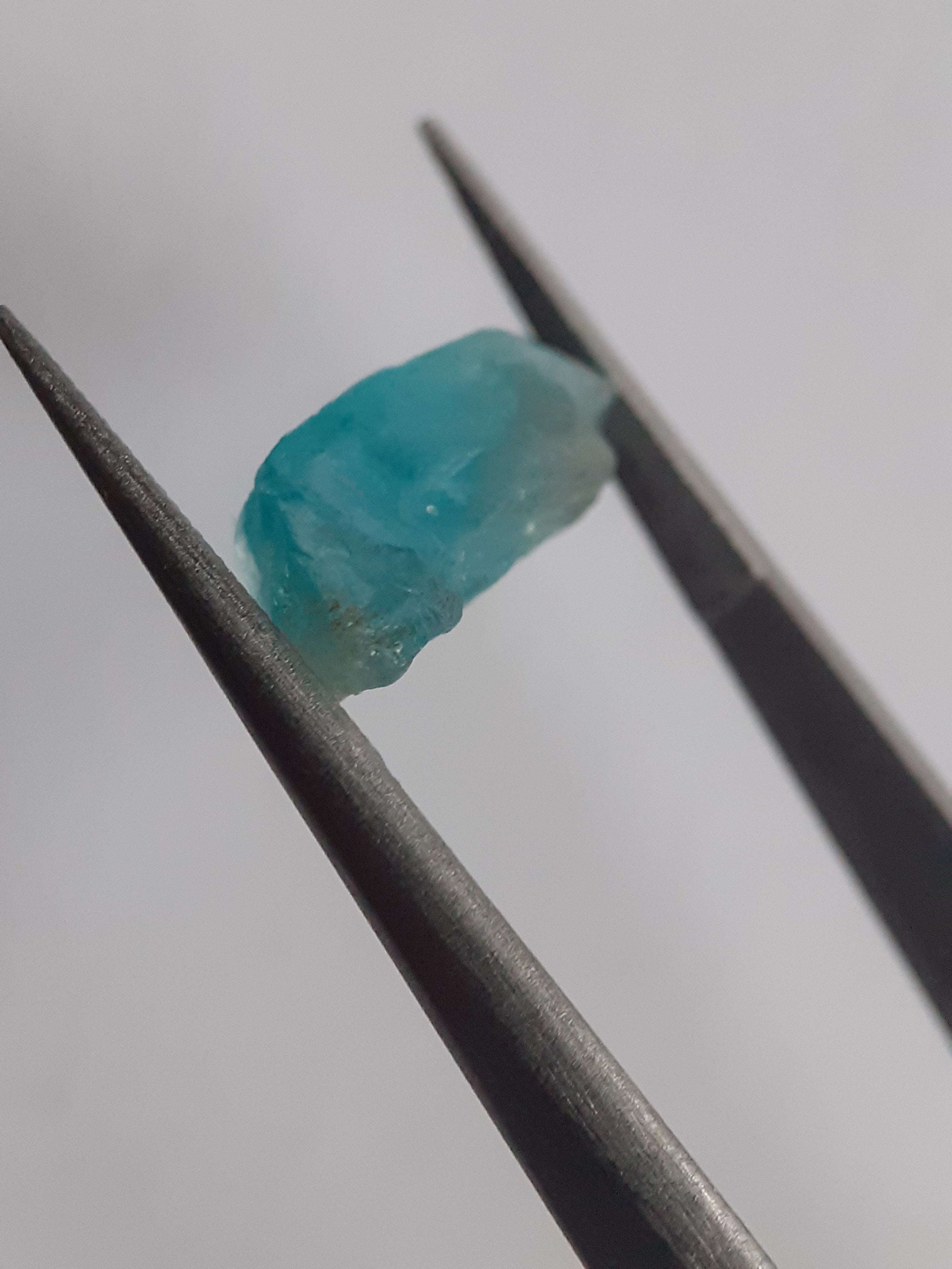 Natural bluish green Apatite - 3.144 ct - Rough Gemstone - for faceting All Apatite Gemstones - Rough Apatite Natural Gems Belgium