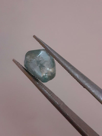 Natural bright ocean blue Apatite - 2.180 ct - Rough Gemstone All Apatite Gemstones - Rough Apatite Natural Gems Belgium