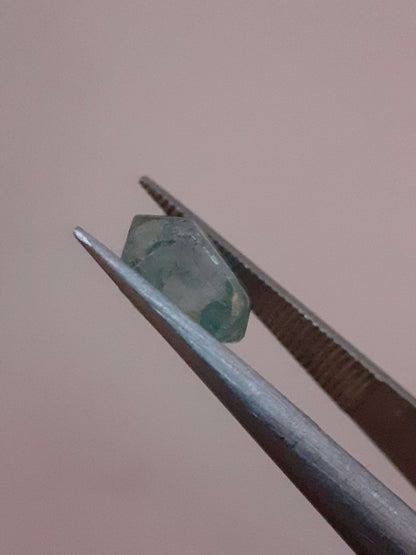 Natural bright ocean blue Apatite - 2.180 ct - Rough Gemstone All Apatite Gemstones - Rough Apatite Natural Gems Belgium