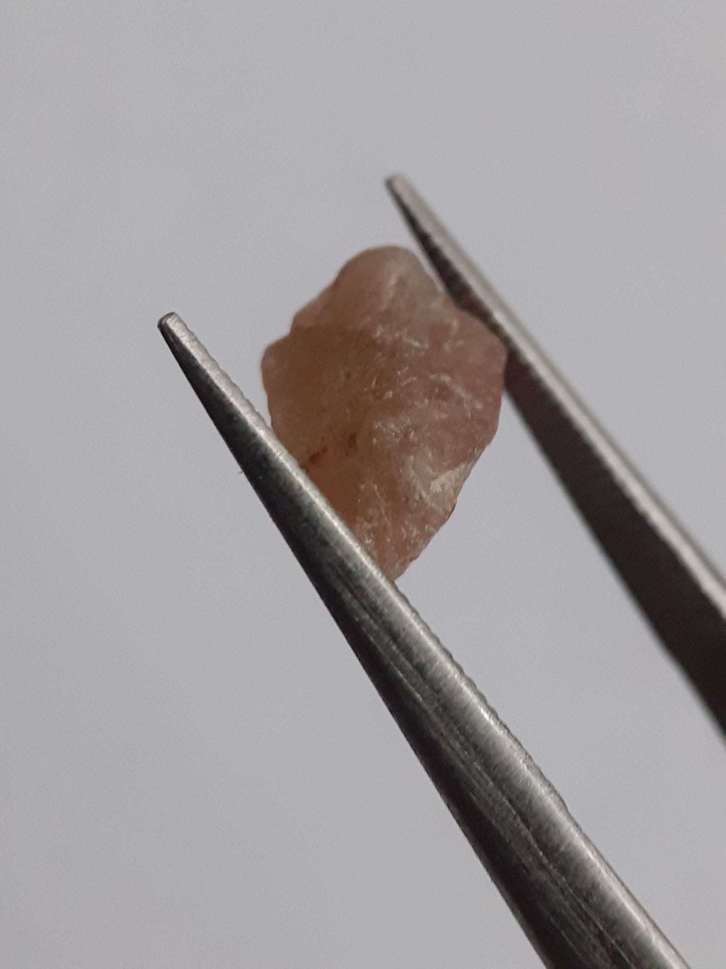 Natural brown Apatite - 1.604 ct - Rough Gemstone for faceting All Apatite Gemstones - Rough Apatite Natural Gems Belgium