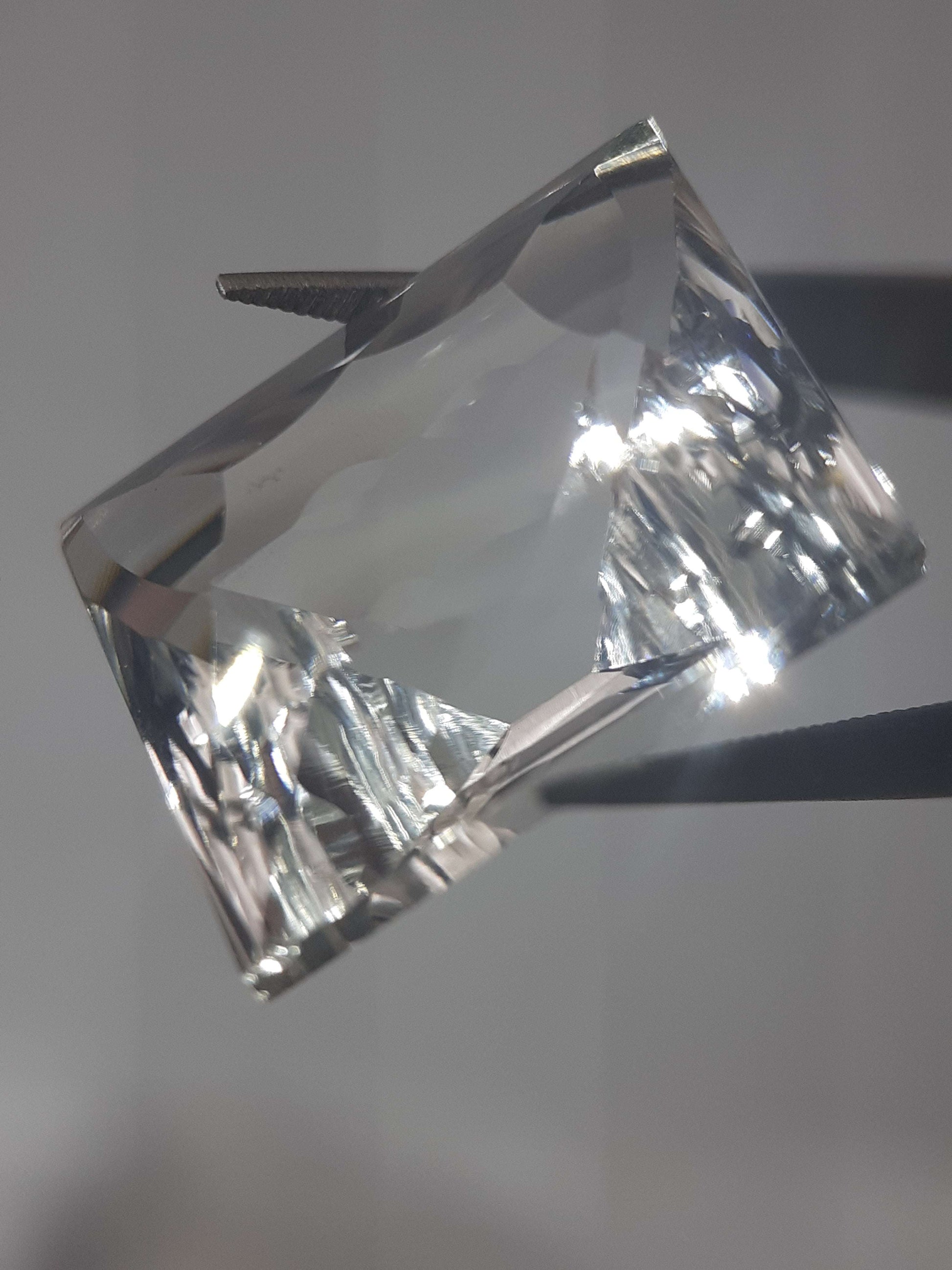 Natural clear crystal quartz - 13.99 ct - cushion - custom cut - certified by NGB All Quartz Gemstones Natural Gems Belgium