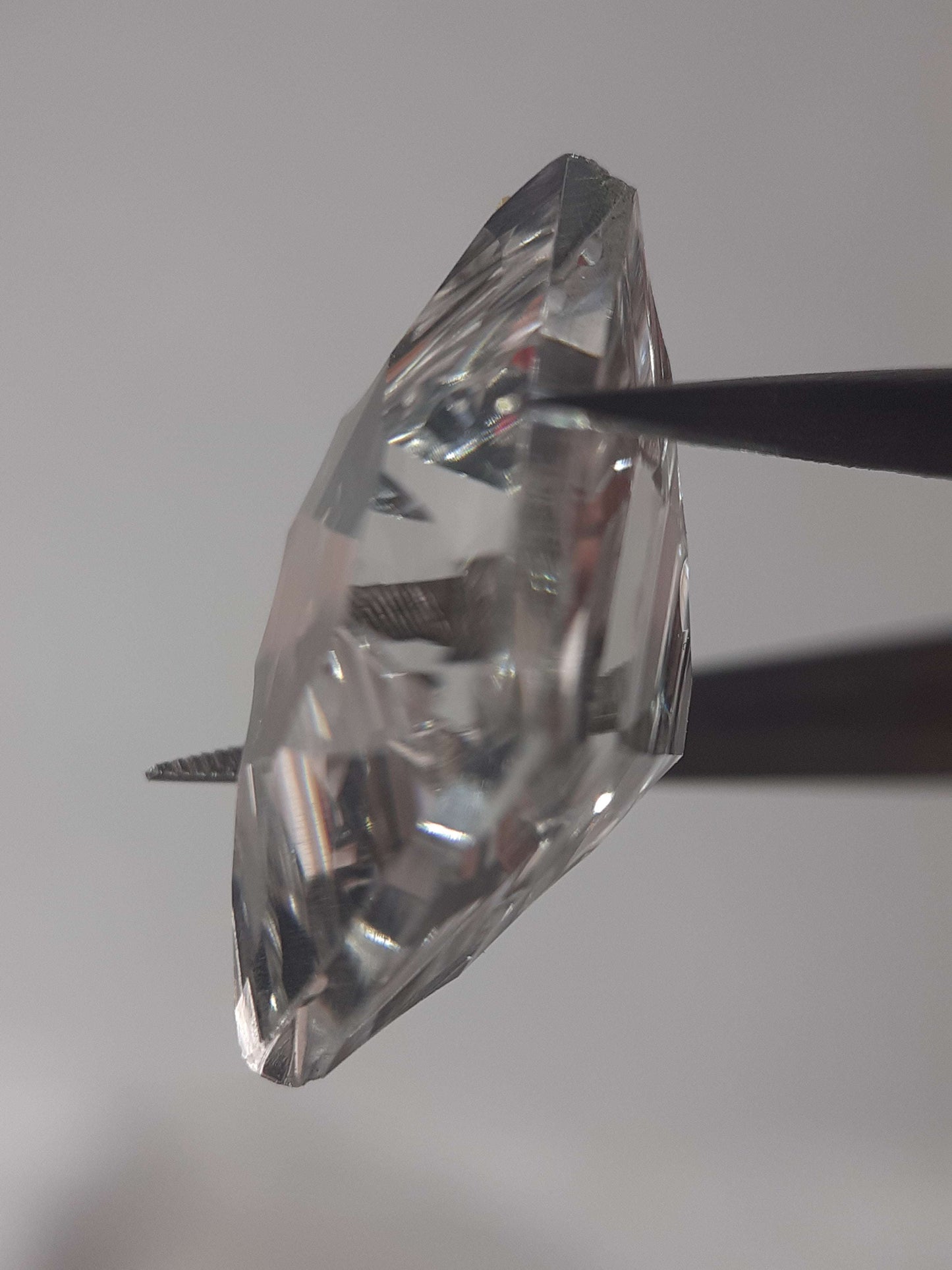 Natural clear crystal quartz - 13.99 ct - cushion - custom cut - certified by NGB All Quartz Gemstones Natural Gems Belgium