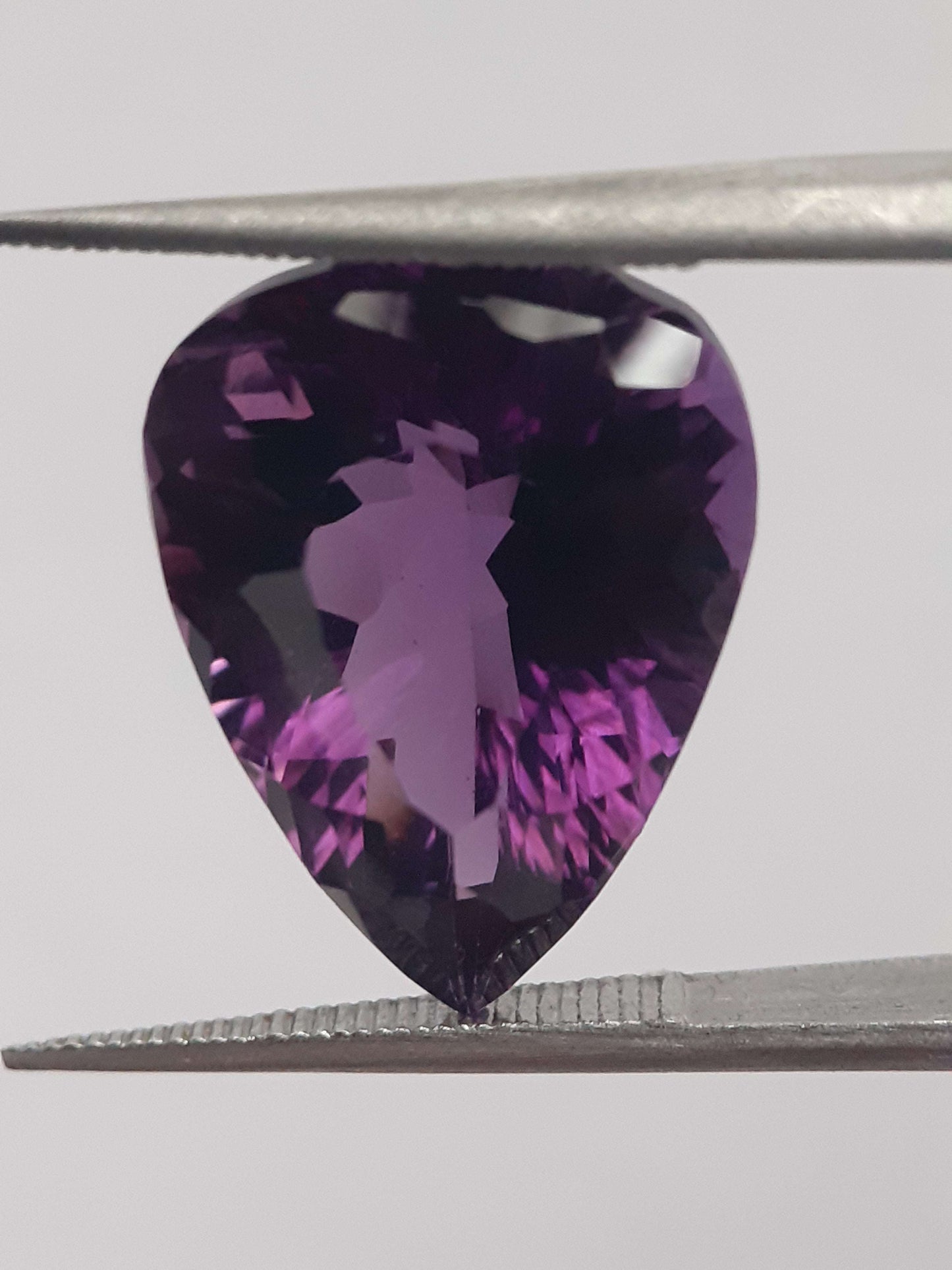 Natural Gems Belgium - All Amethyst Gemstones - Natural deep purple Amethyst - 7.669 ct - Pear - very good color *** € 74.94