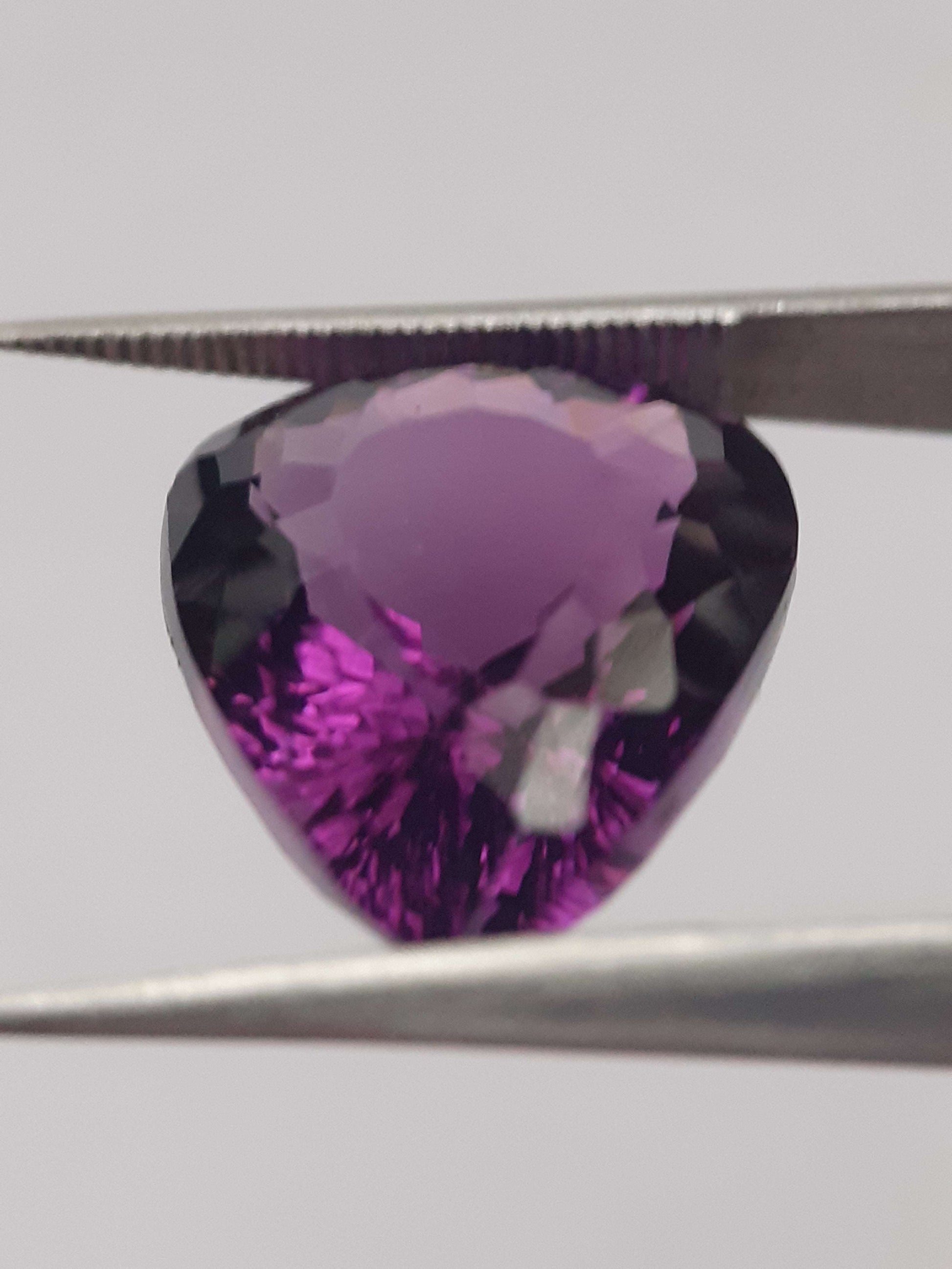 Natural deep purple Amethyst - 7.669 ct - Pear - very good color All Amethyst Gemstones Natural Gems Belgium