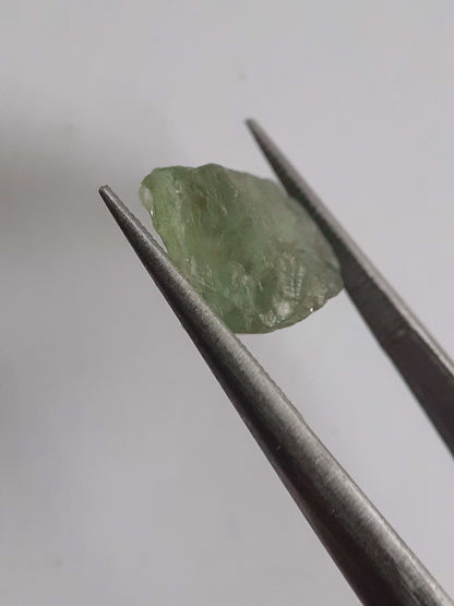 Natural green Apatite - 3.691 ct - Rough Gemstone All Apatite Gemstones - Rough Apatite Natural Gems Belgium