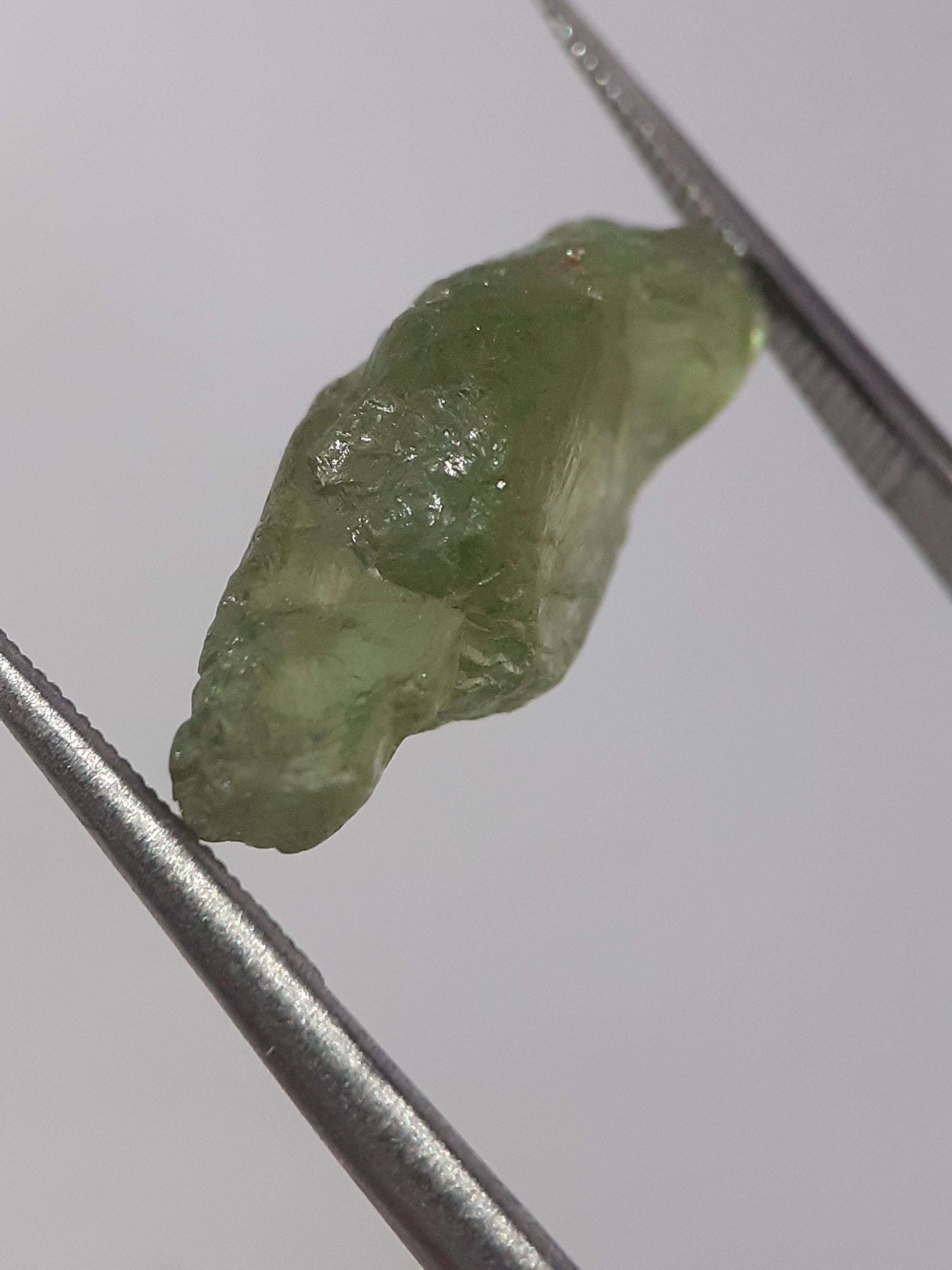 Natural green Apatite - 6.205 ct - Rough Gemstone All Apatite Gemstones - Rough Apatite Natural Gems Belgium