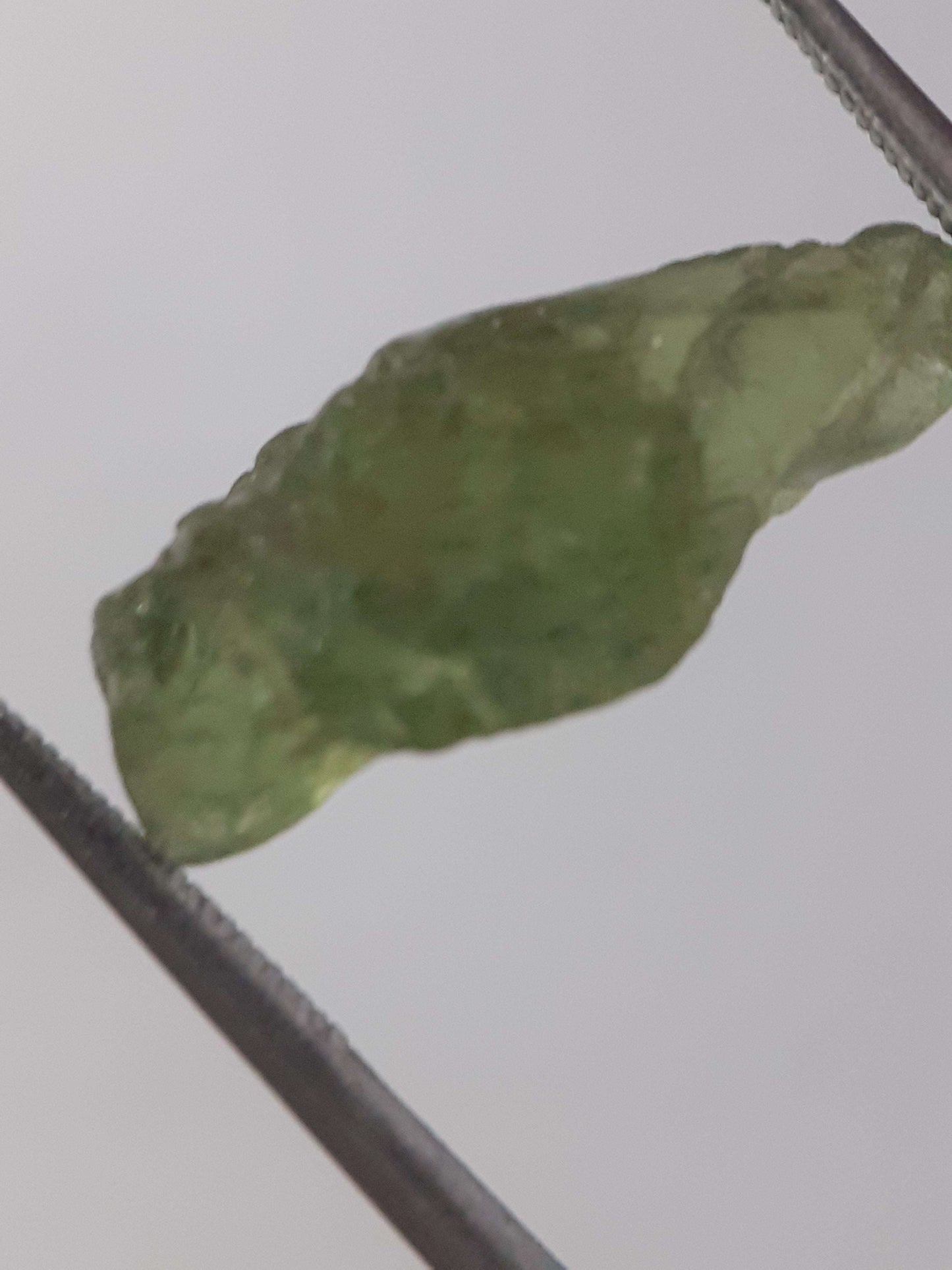 Natural green Apatite - 6.205 ct - Rough Gemstone All Apatite Gemstones - Rough Apatite Natural Gems Belgium