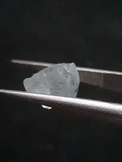 Natural greenish blue Aquamarine - 2.053 ct - Rough Gemstone - for faceting All Aquamarine Gemstones - Rough Aquamarine Natural Gems Belgium