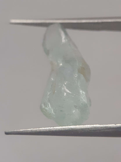 Natural greenish blue Aquamarine - 4.780 ct - Rough Gemstone - for faceting All Aquamarine Gemstones - Rough Aquamarine Natural Gems Belgium