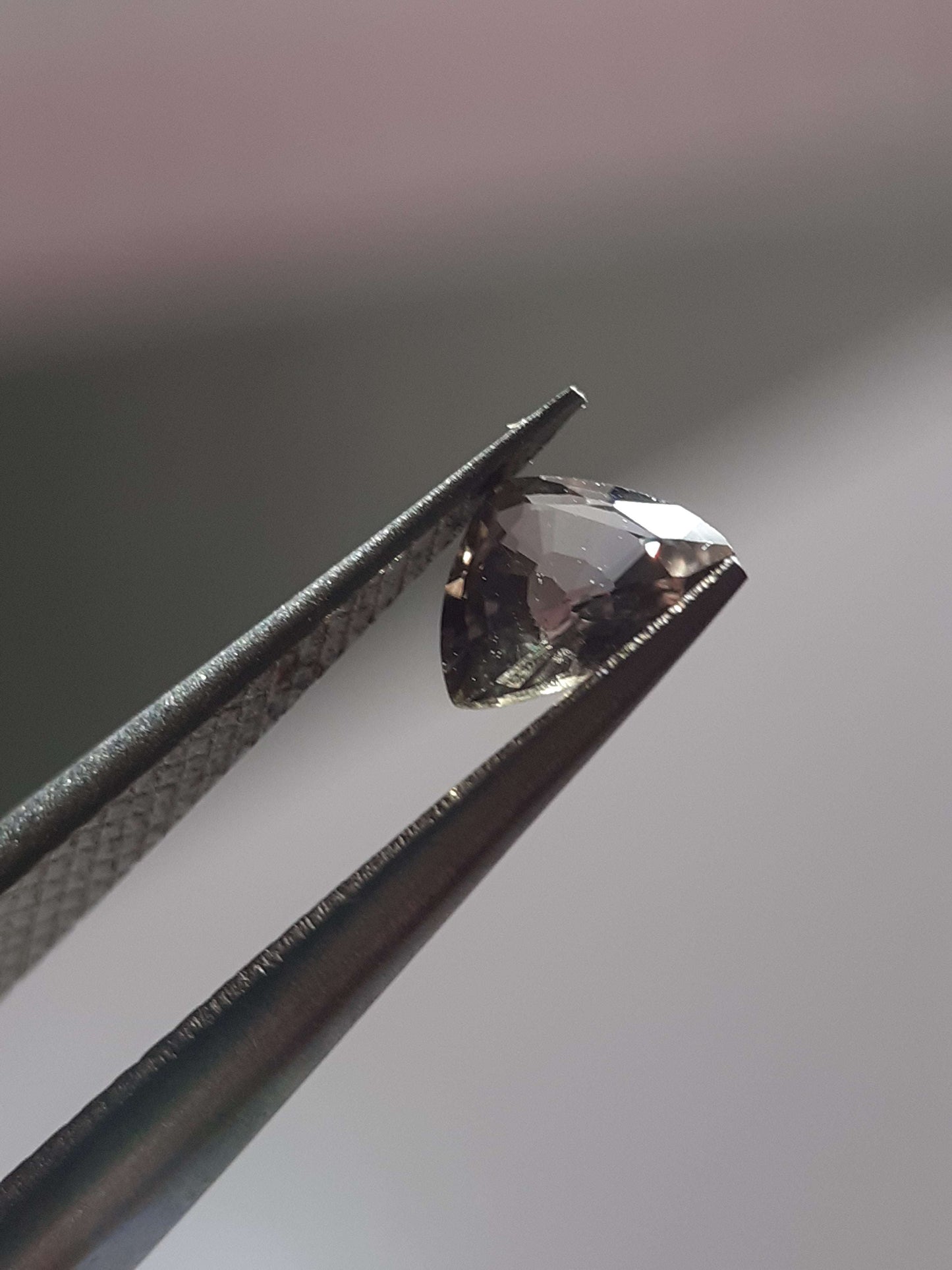 Natural greenish bluish purple Sapphire - 0.38 ct - Trillion - unheated - Tanzania - Certified by NGB All Sapphire Gemstones - Faceted Sapphire Natural Gems Belgium