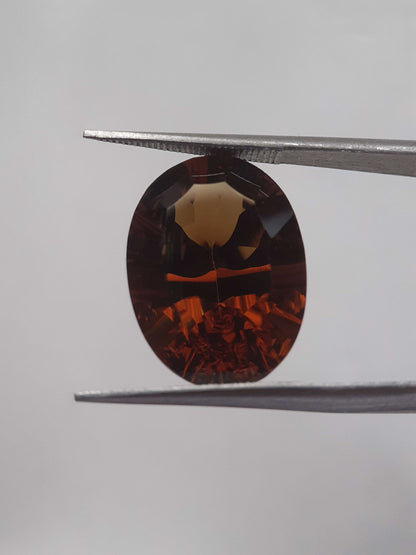 Natural honey yellow Citrine - 8.625 ct - oval custom cut - reddish orange hues All Citrine Gemstones - Faceted Citrine Natural Gems Belgium