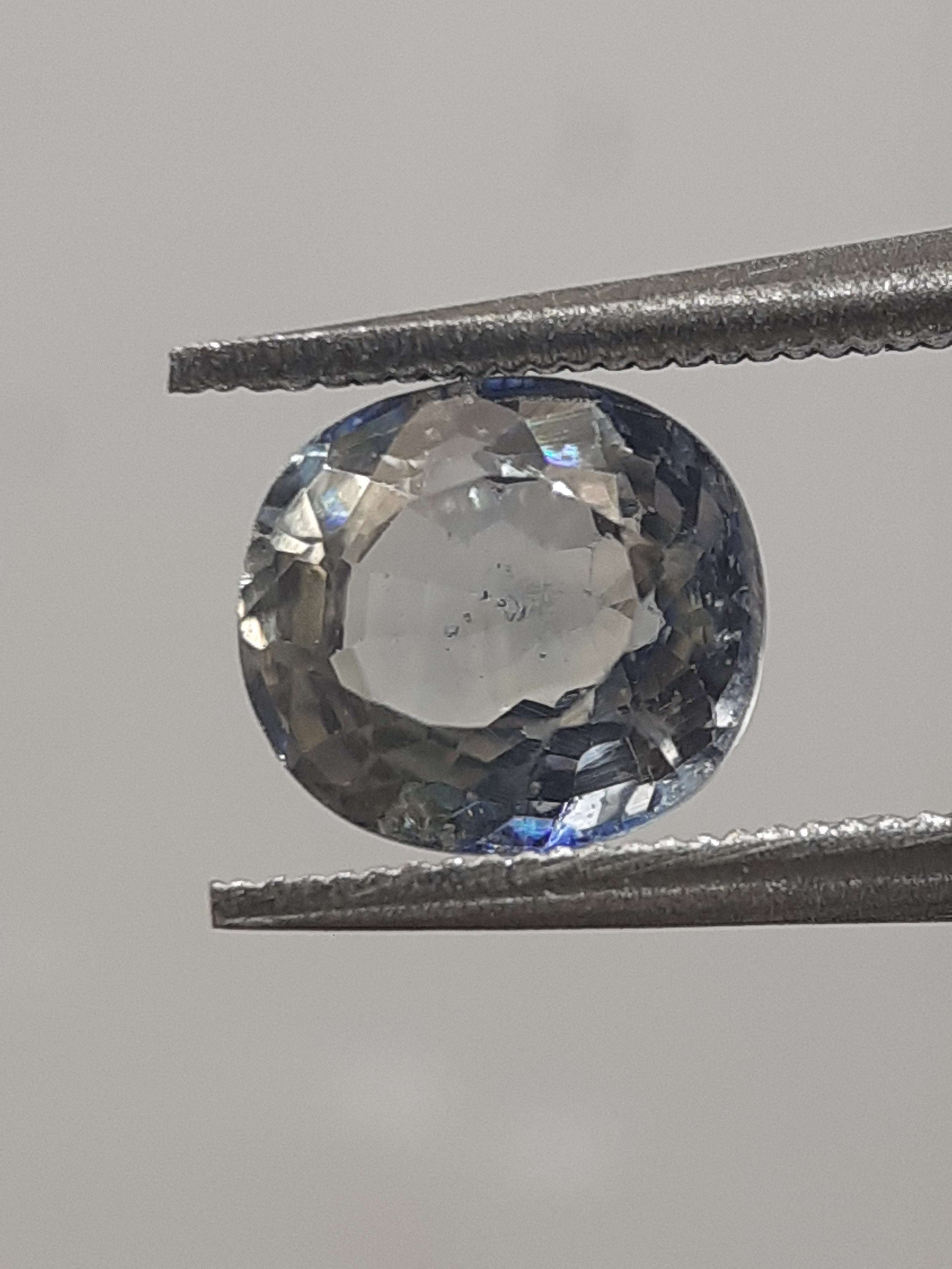 Natural light greenish blue sapphire - 1.00 ct - Oval - heated - certified by NGB All Sapphire Gemstones - Faceted Sapphire Natural Gems Belgium