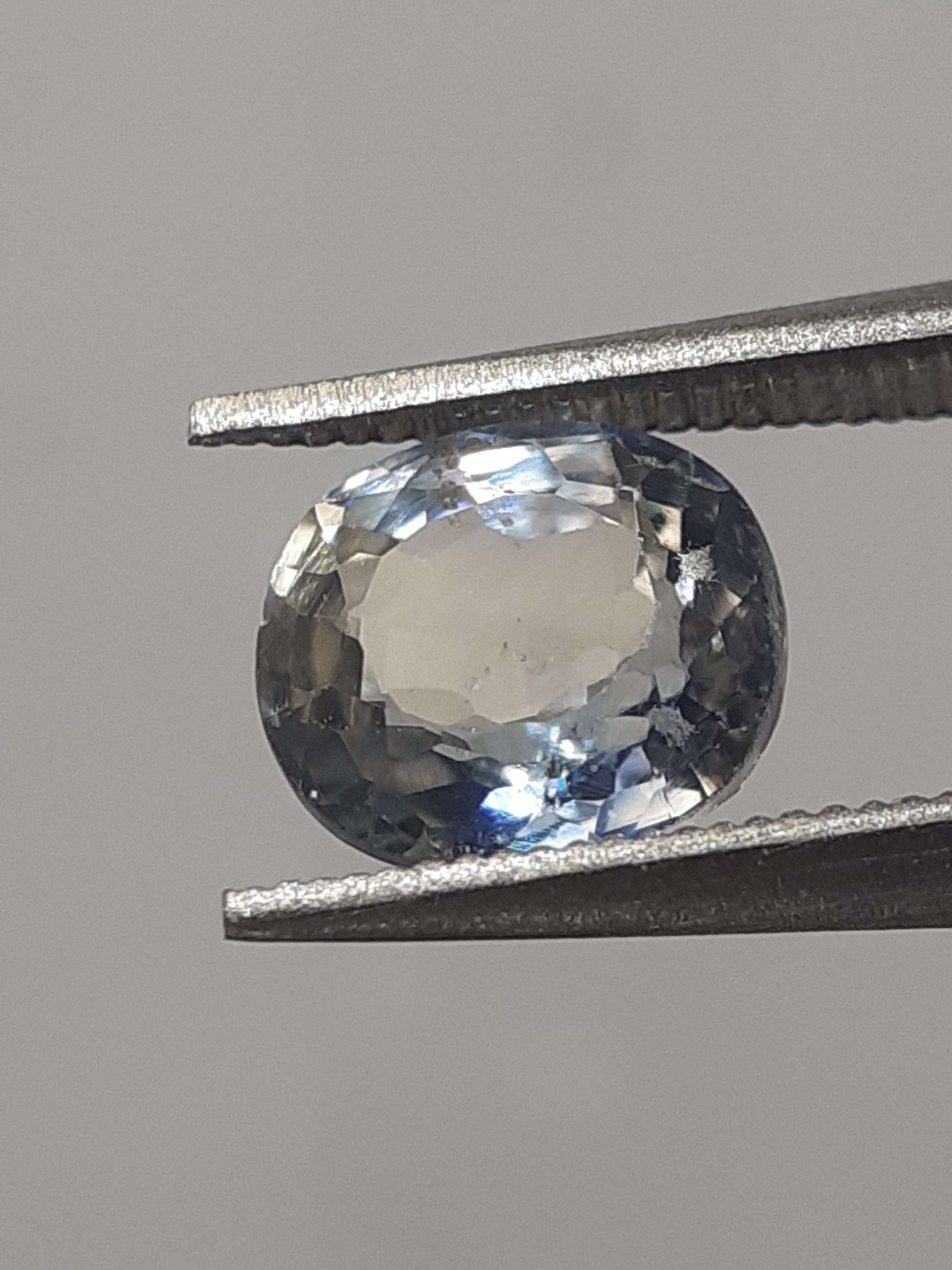 Natural light greenish blue sapphire - 1.00 ct - Oval - heated - certified by NGB All Sapphire Gemstones - Faceted Sapphire Natural Gems Belgium