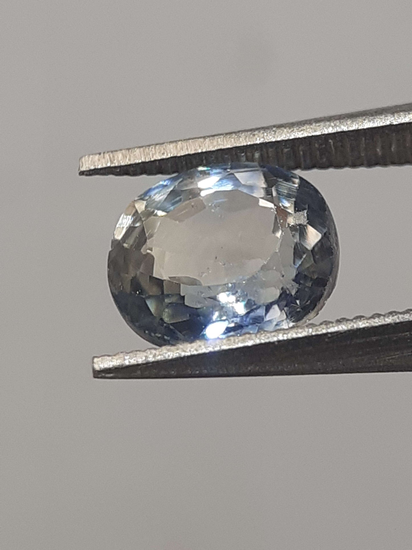 Natural light greenish blue sapphire - 1.00 ct - Oval - heated - certified by NGB All Sapphire Gemstones - Faceted Sapphire Natural Gems Belgium