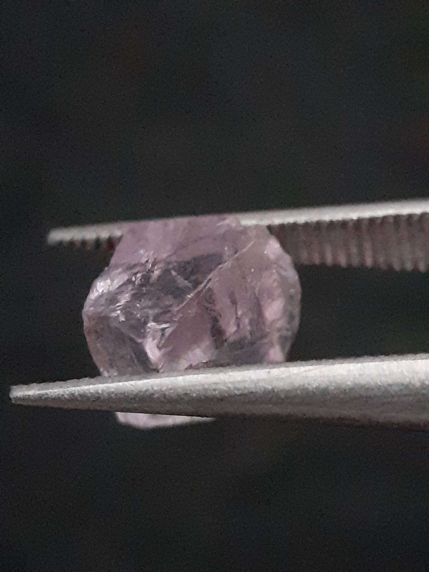 Natural light pinkish violet Scapolite - 1.743 ct - rough gemstone All Scapolite Gemstones - Rough Scapolite Natural Gems Belgium